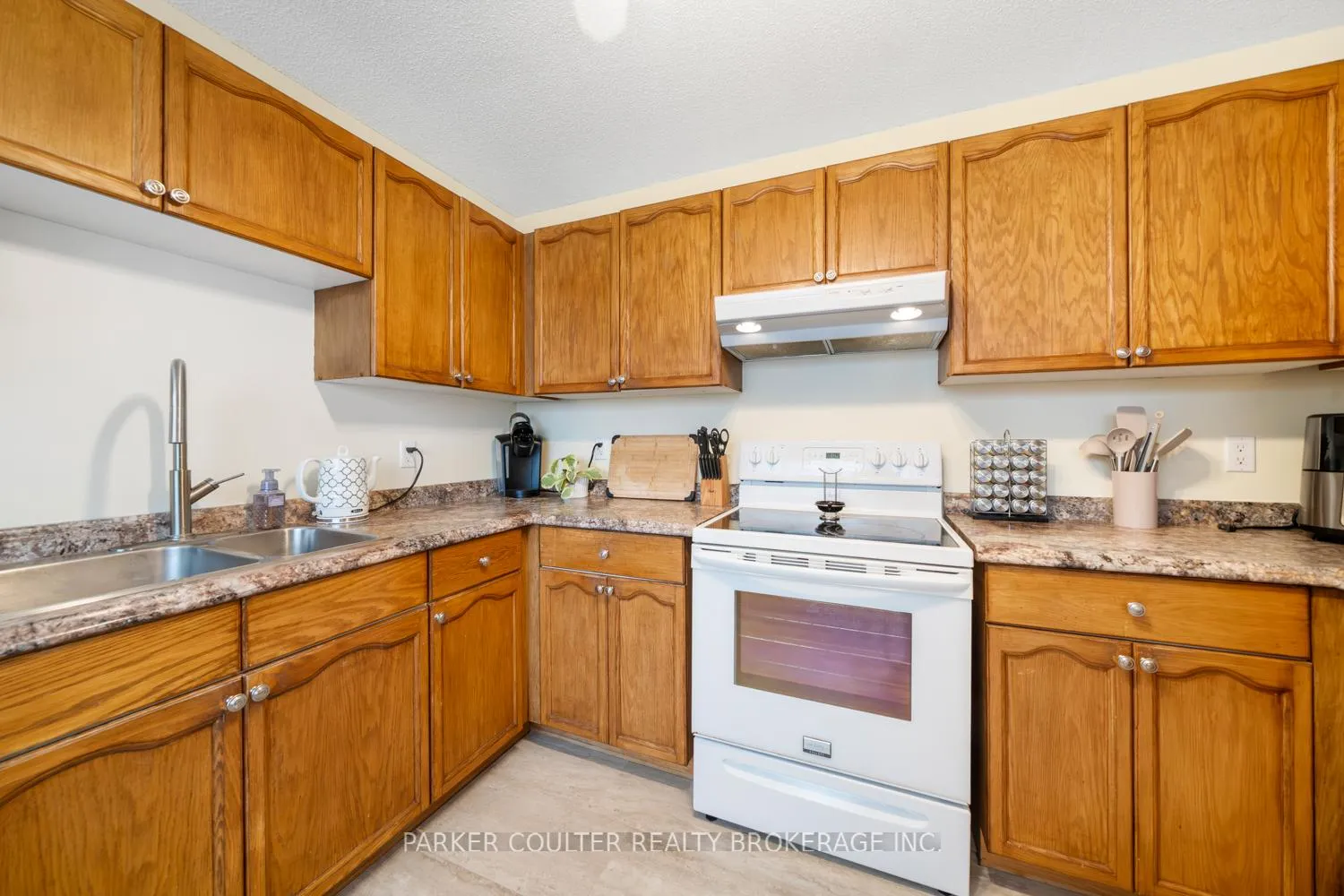 Photo 11 of 5 Pommel Place, Penetanguishene — HOMEH
