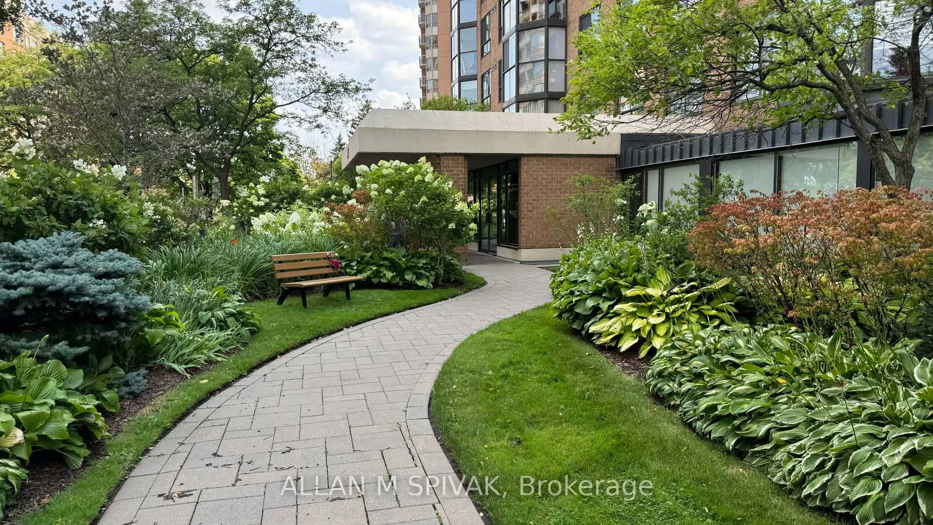 Photo 2 of Unit 504, 271 Ridley Boulevard, Toronto, Bedford Park-Nortown — HOMEH