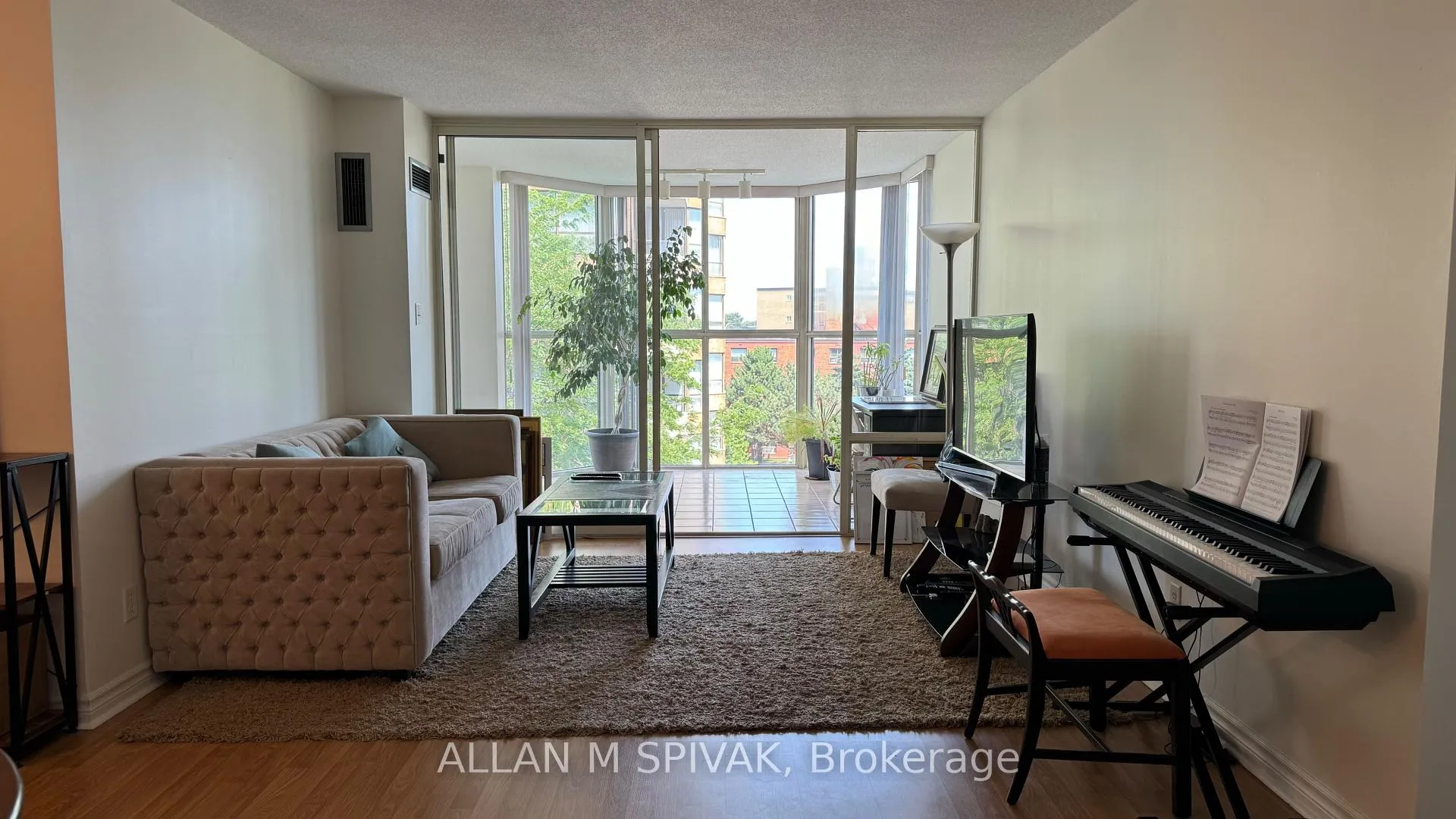 Photo 5 of Unit 504, 271 Ridley Boulevard, Toronto, Bedford Park-Nortown — HOMEH