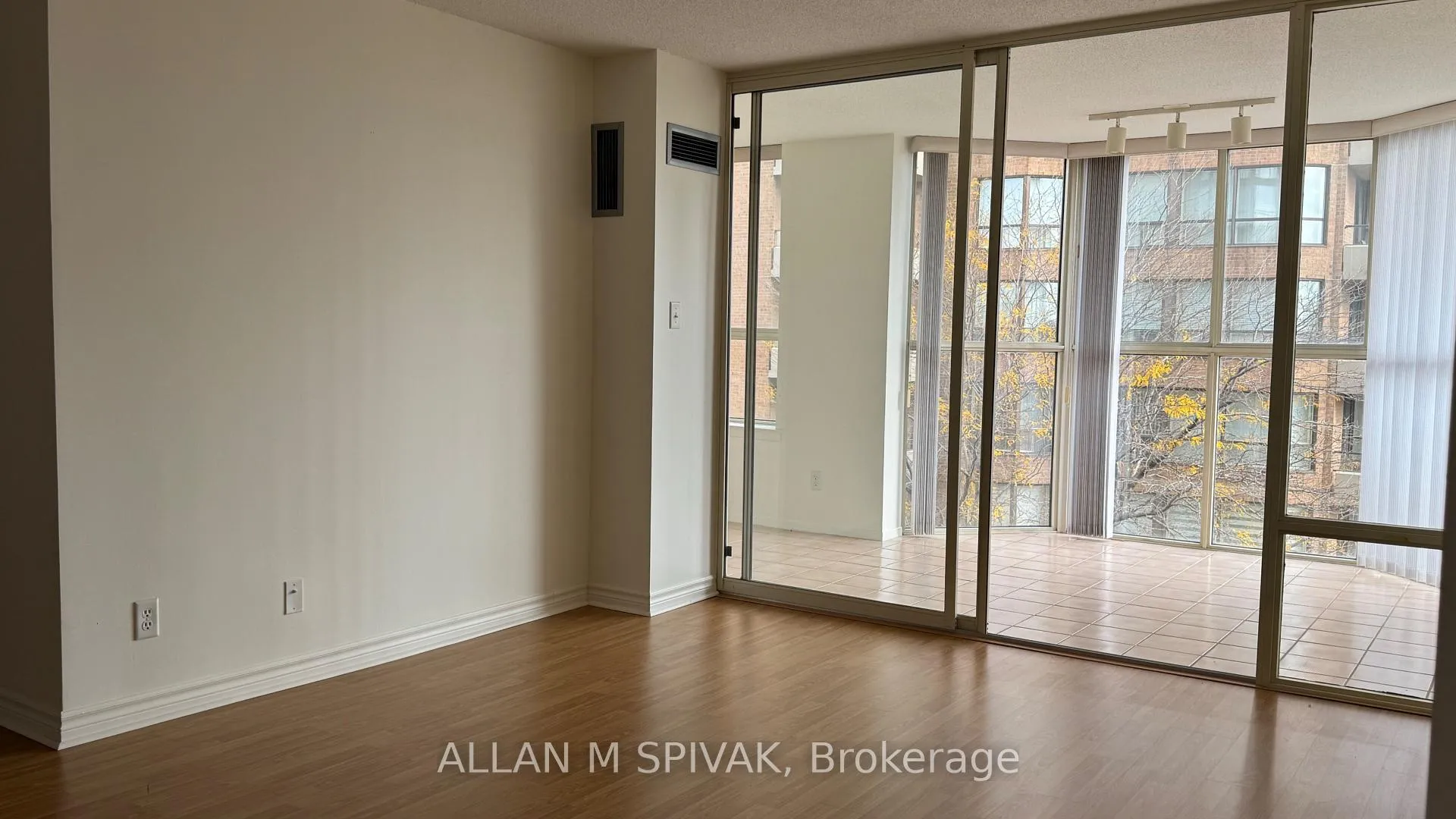 Photo 7 of Unit 504, 271 Ridley Boulevard, Toronto, Bedford Park-Nortown — HOMEH