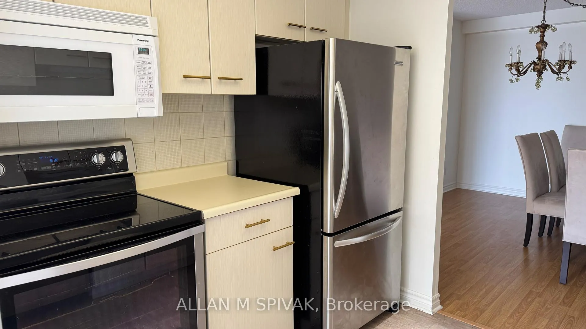 Photo 9 of Unit 504, 271 Ridley Boulevard, Toronto, Bedford Park-Nortown — HOMEH