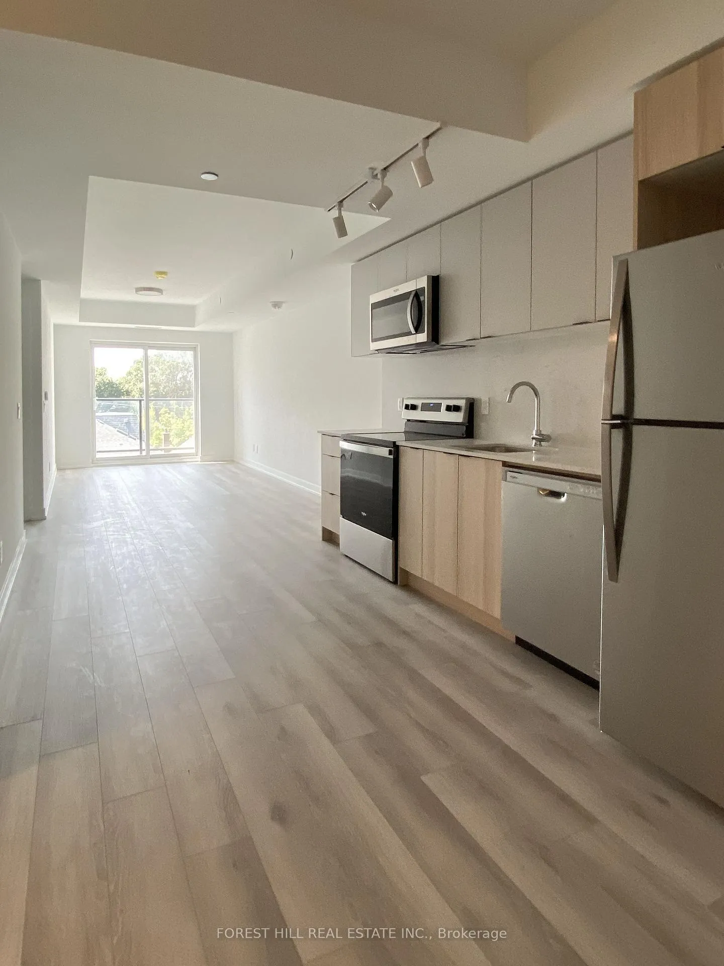 Photo 3 of Unit 402, 2000 Bathurst Street, Toronto, Humewood-Cedarvale — HOMEH