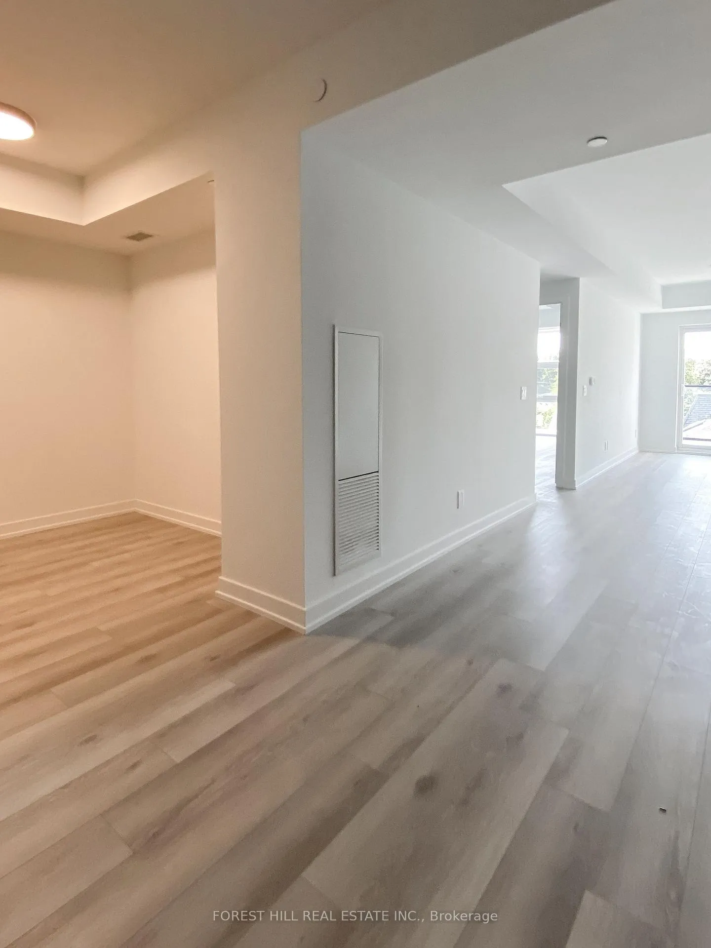 Photo 4 of Unit 402, 2000 Bathurst Street, Toronto, Humewood-Cedarvale — HOMEH