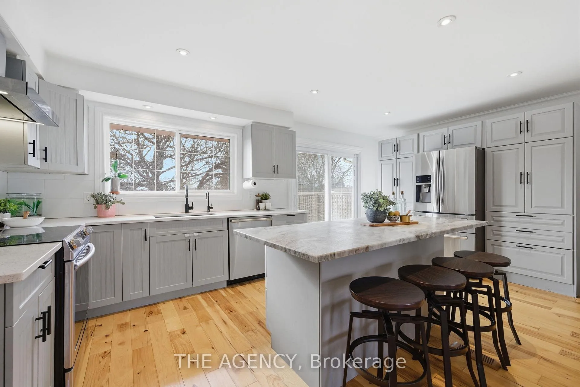 Photo 13 of 118 Applewood Crescent, Whitby, Blue Grass Meadows — HOMEH
