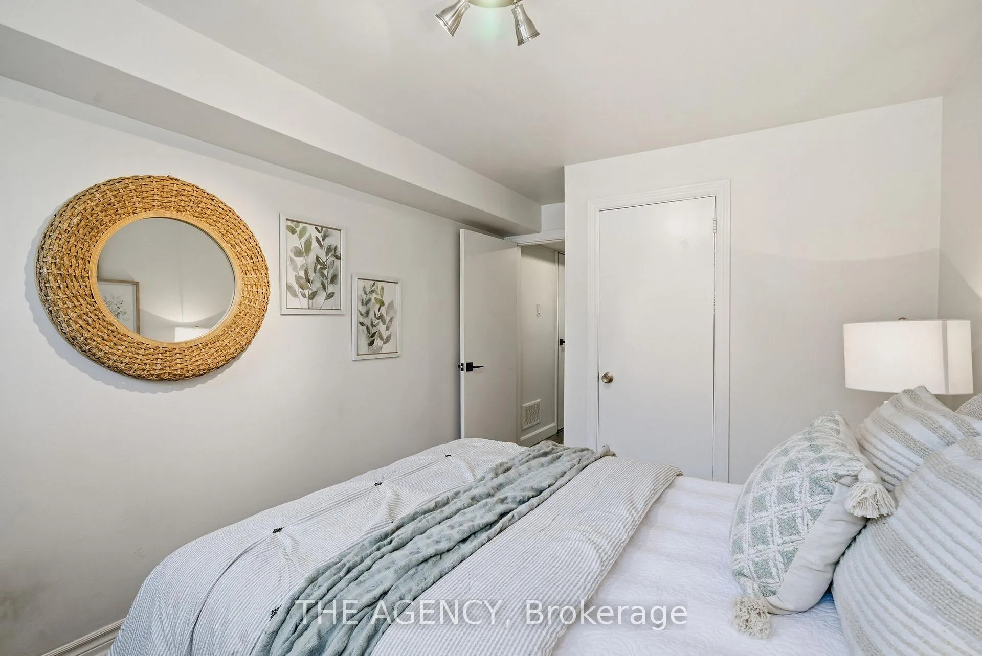 Photo 26 of 118 Applewood Crescent, Whitby, Blue Grass Meadows — HOMEH