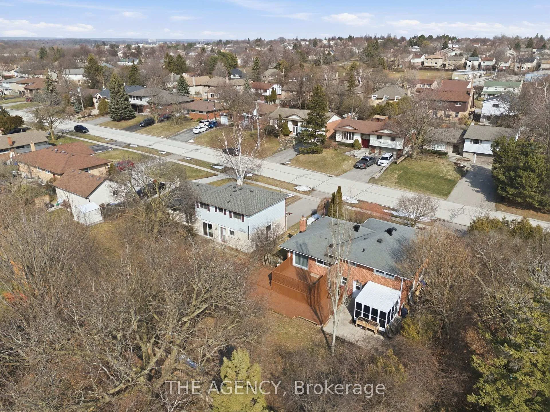 Photo 33 of 118 Applewood Crescent, Whitby, Blue Grass Meadows — HOMEH