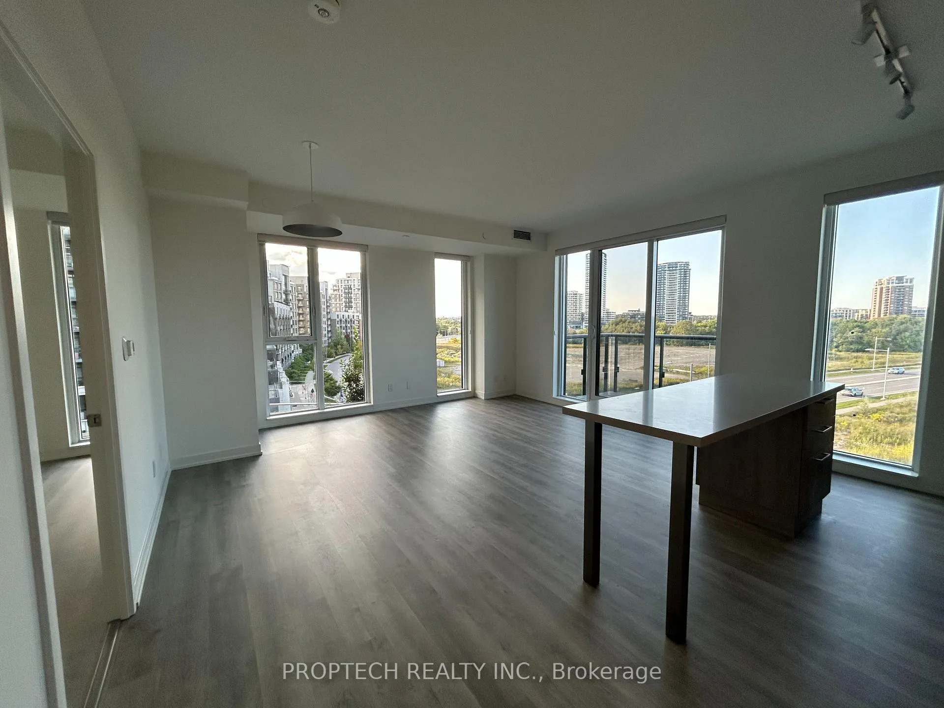 Photo 2 of Unit B604, 292 Verdale Crossing, Markham, Unionville — HOMEH