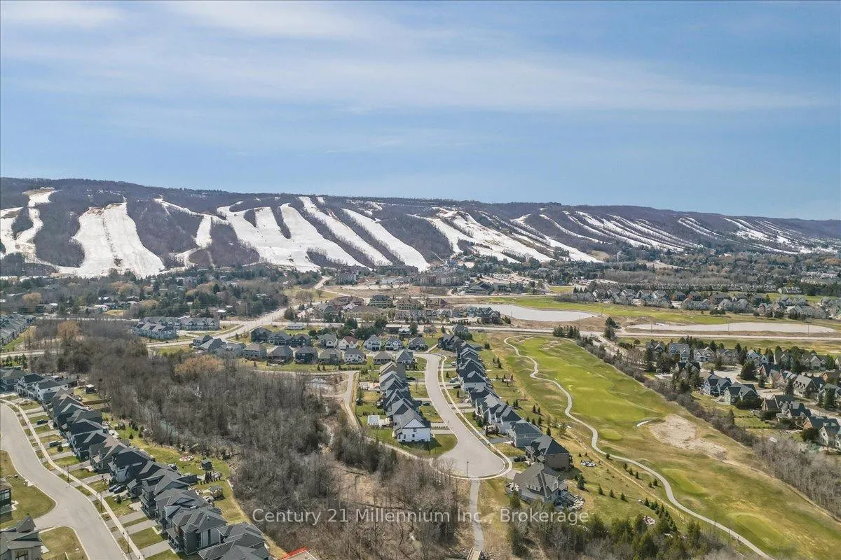 Photo 2 of 161 Springside Crescent, Blue Mountains — HOMEH