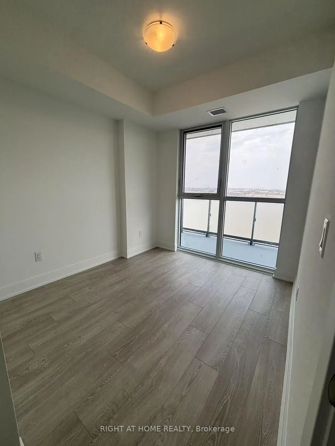 Photo 9 of Unit 2618, 2545 Simcoe Street N, Oshawa, Windfields — HOMEH