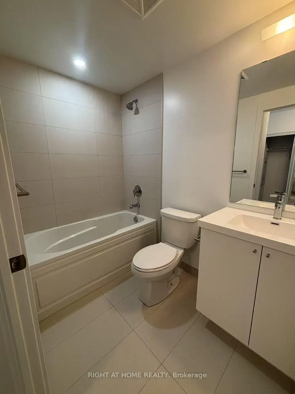 Photo 10 of Unit 2618, 2545 Simcoe Street N, Oshawa, Windfields — HOMEH