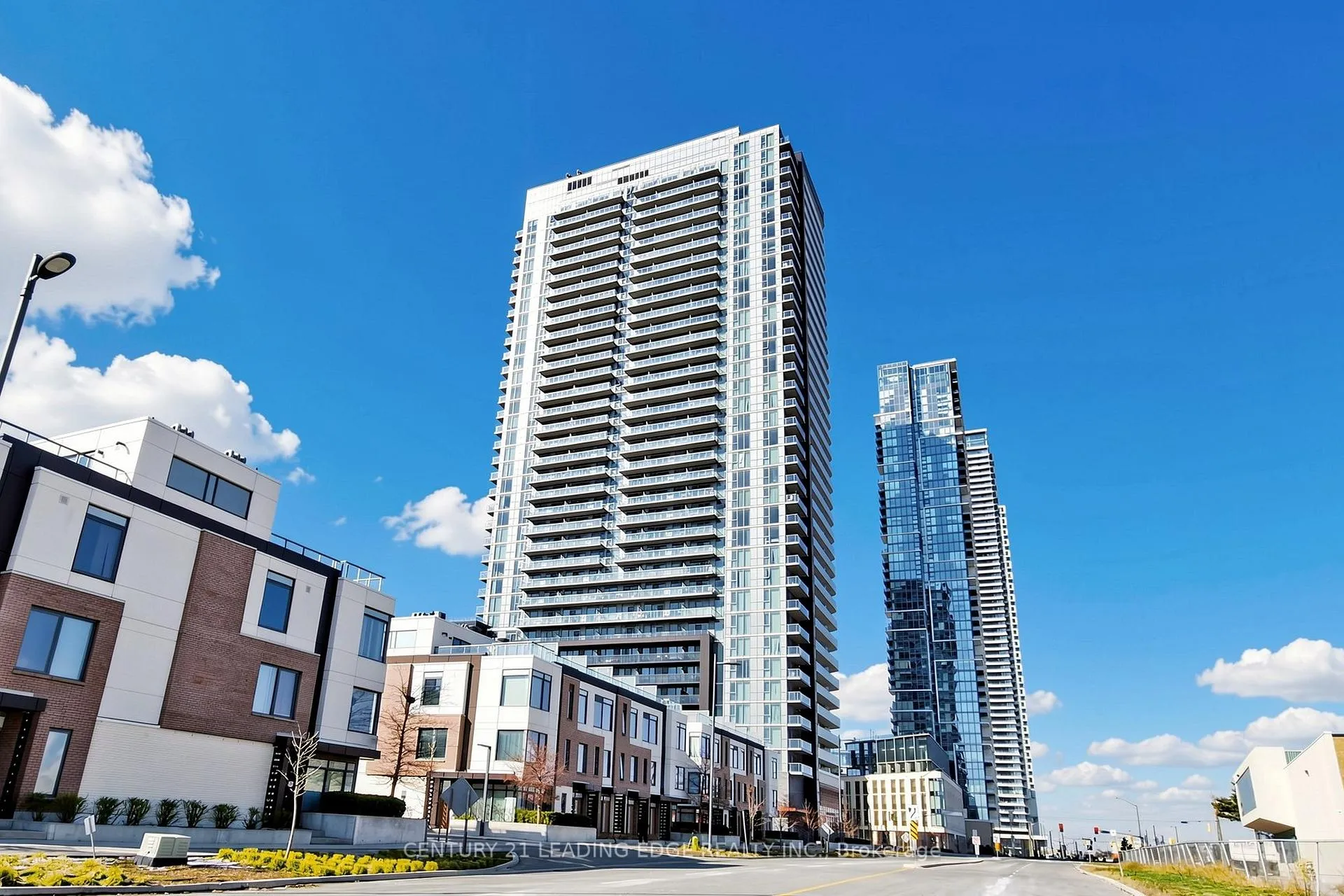 Photo 1 of Unit 3618, 7895 Jane Street, Vaughan, Concord — HOMEH