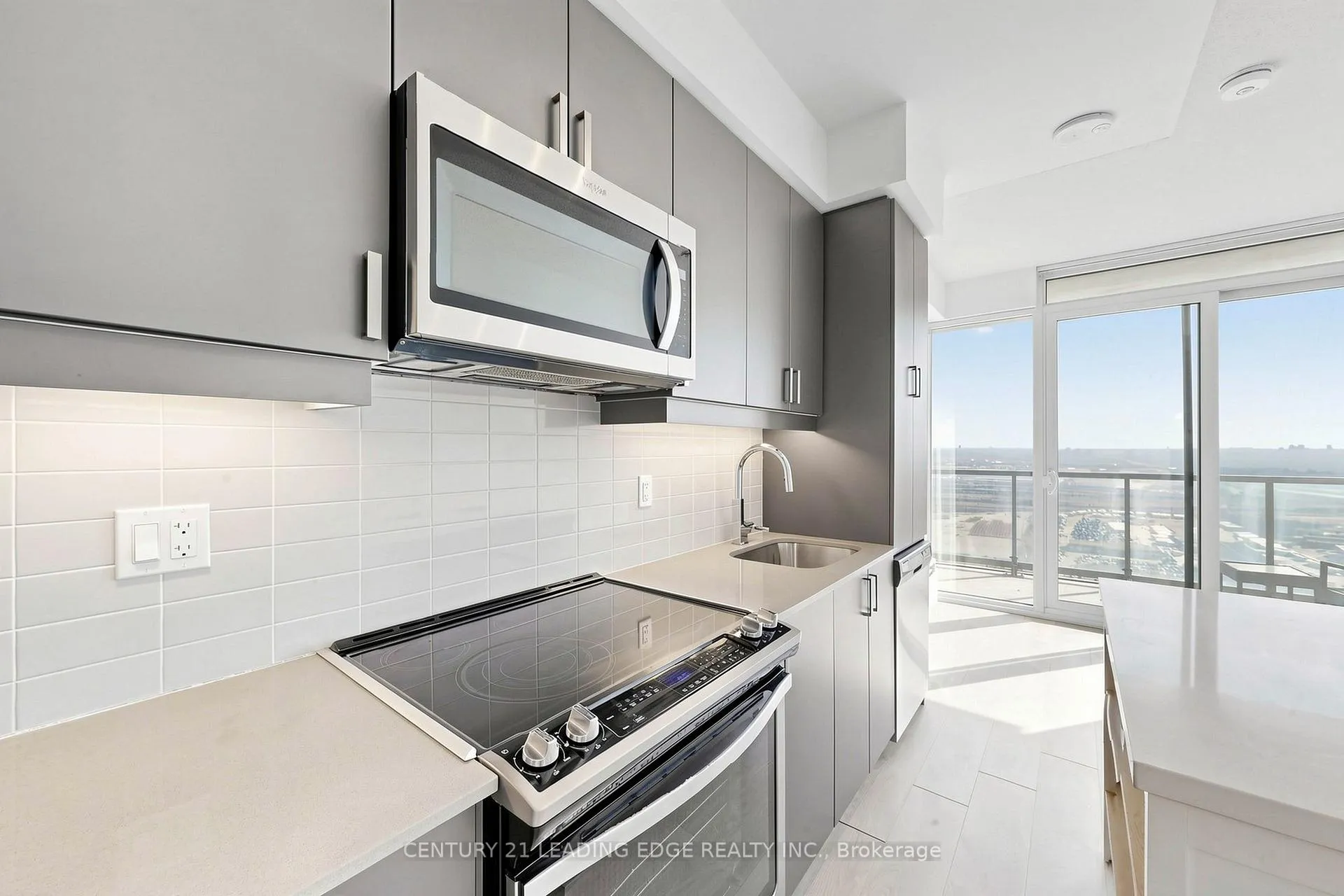 Photo 3 of Unit 3618, 7895 Jane Street, Vaughan, Concord — HOMEH