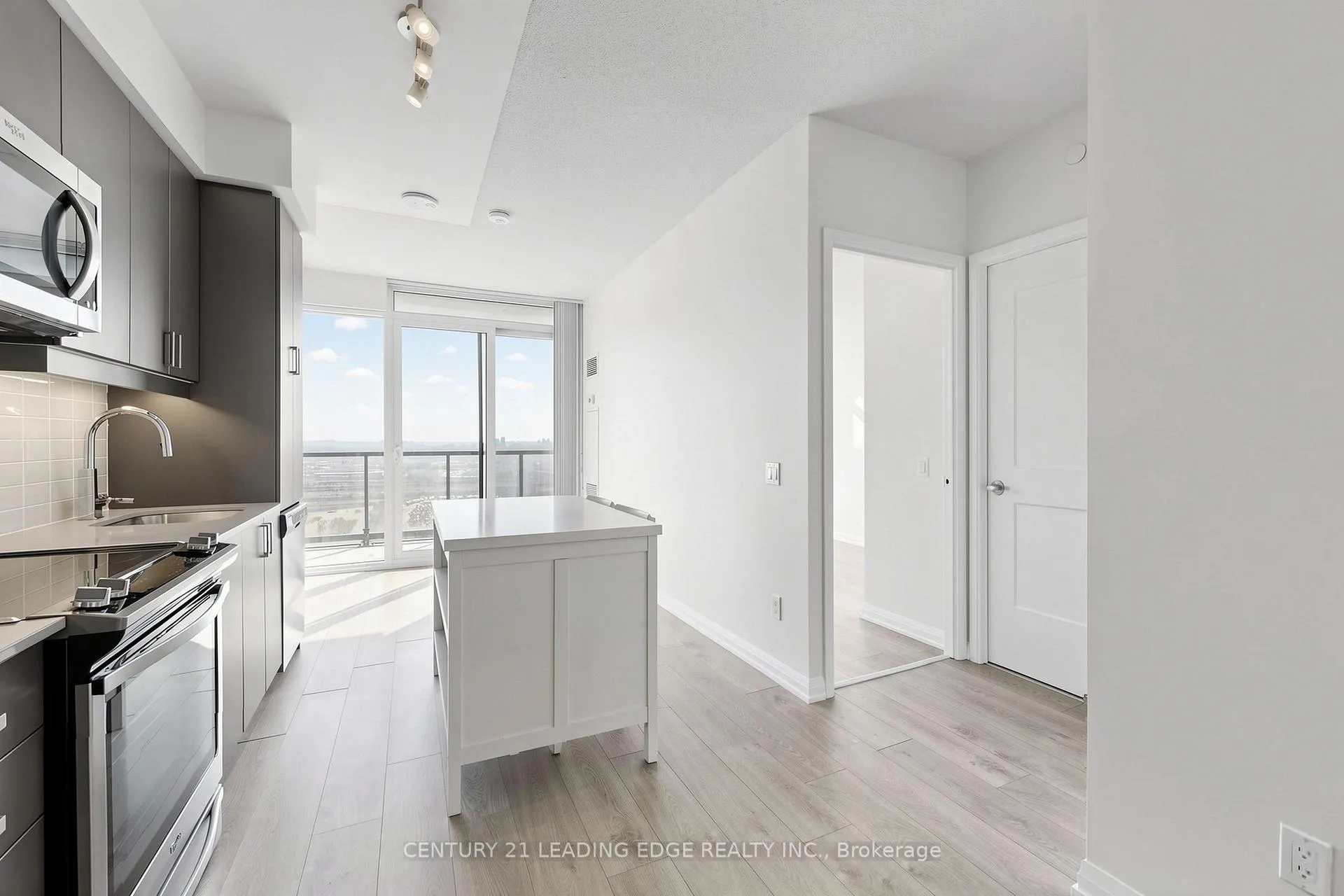 Photo 5 of Unit 3618, 7895 Jane Street, Vaughan, Concord — HOMEH