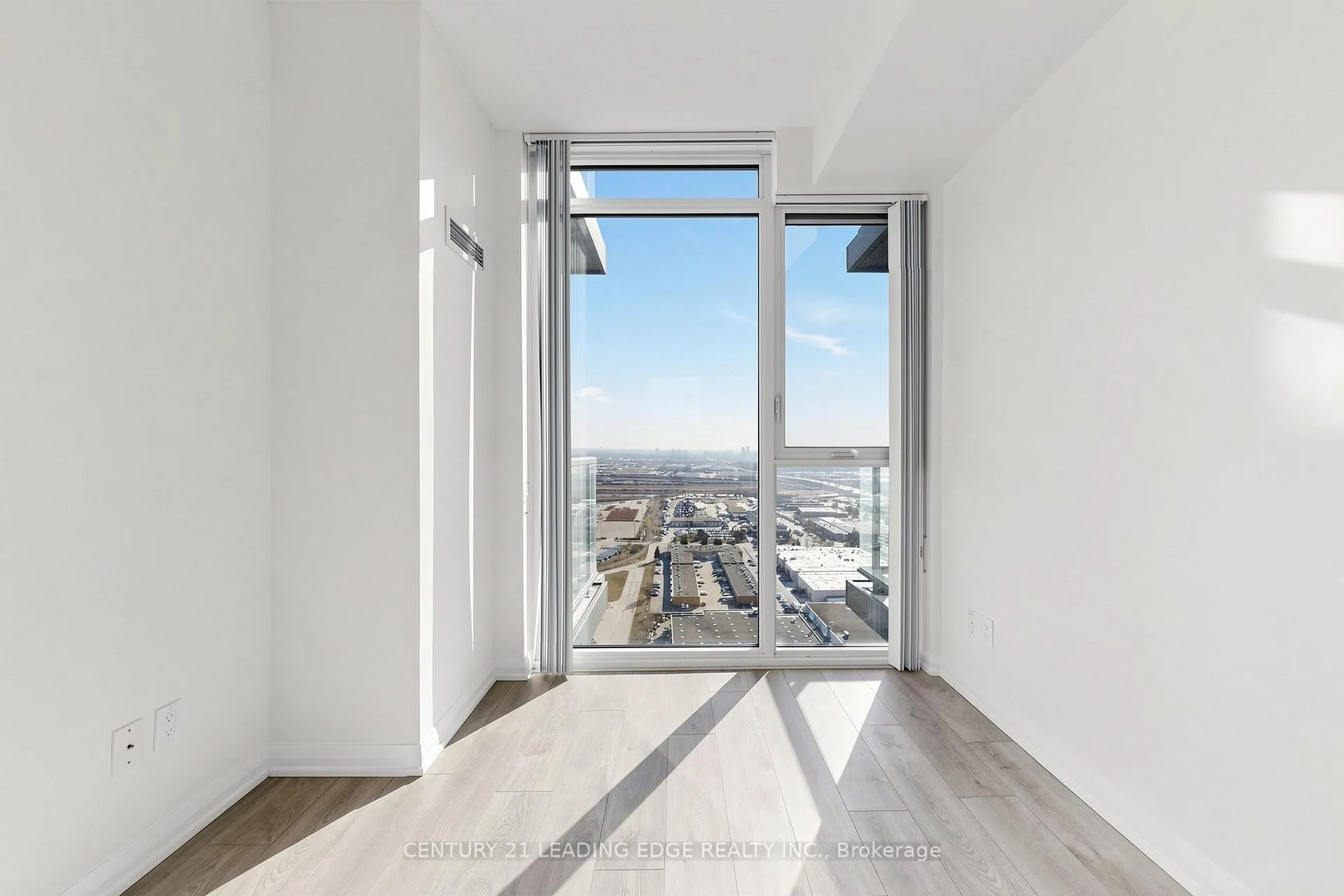 Photo 10 of Unit 3618, 7895 Jane Street, Vaughan, Concord — HOMEH