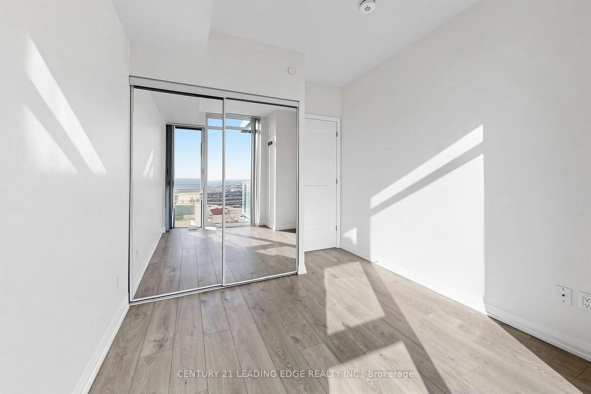 Photo 11 of Unit 3618, 7895 Jane Street, Vaughan, Concord — HOMEH