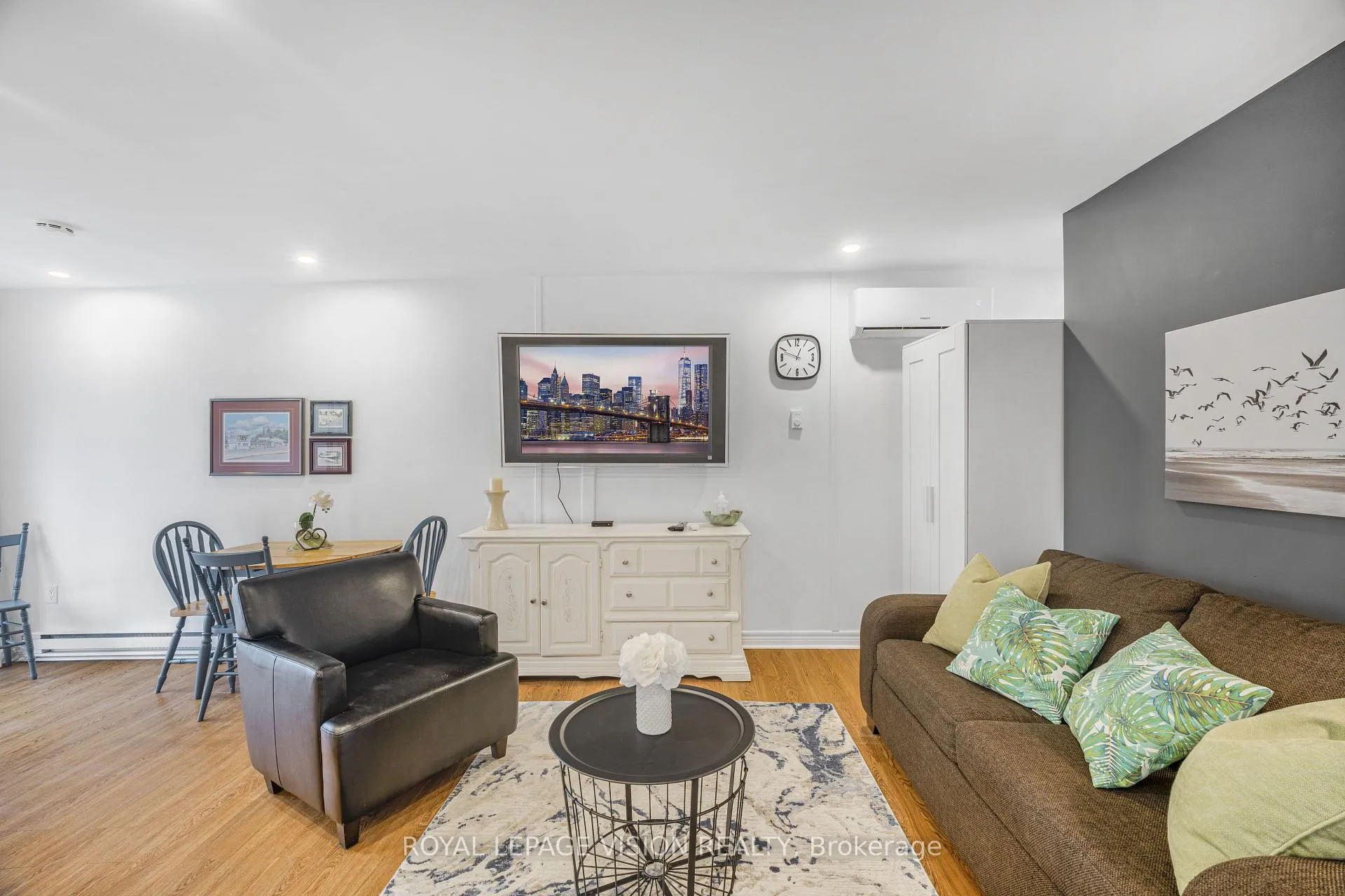 Photo 5 of 46 John Street, Norfolk, Port Dover — HOMEH