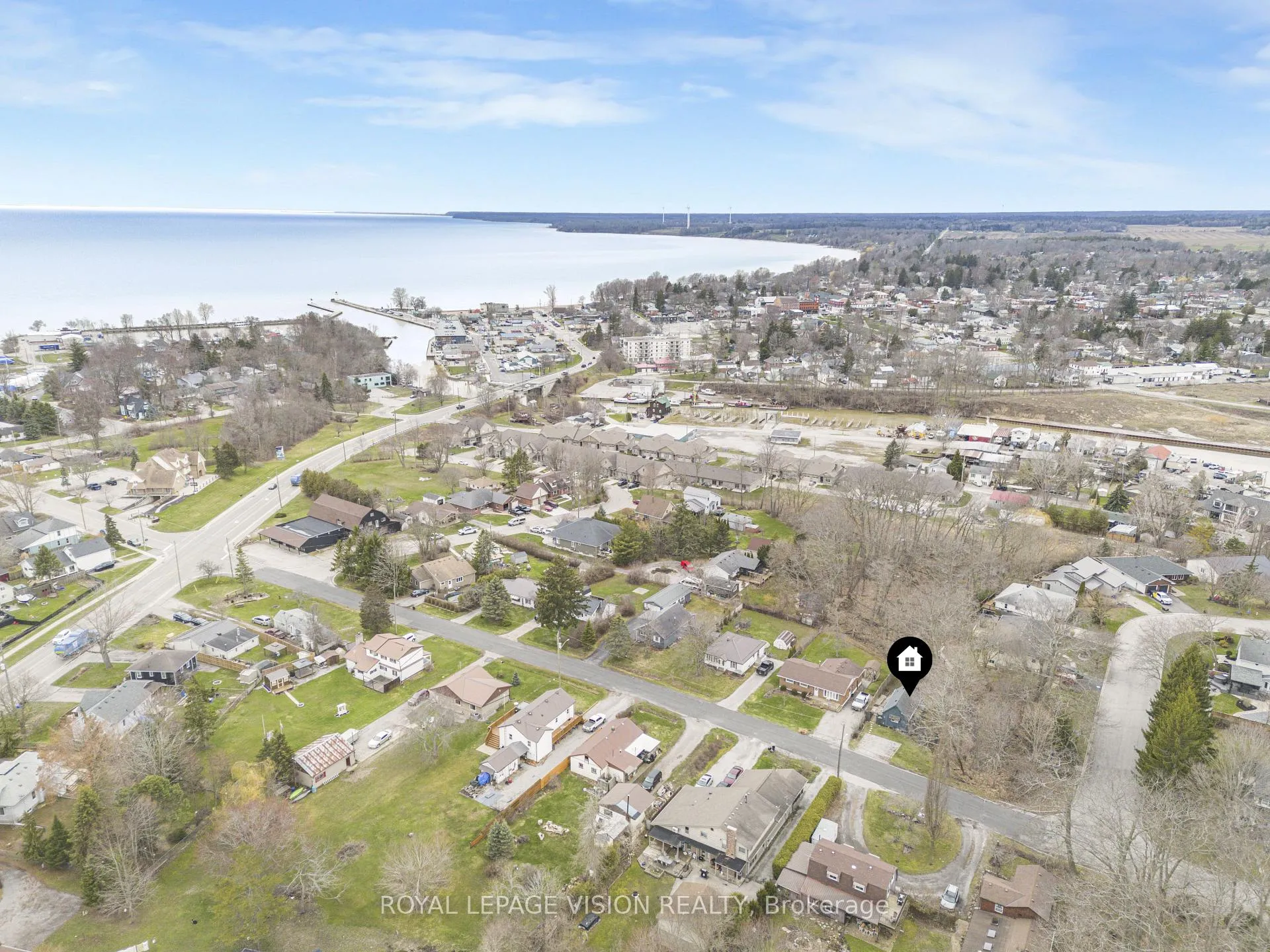Photo 21 of 46 John Street, Norfolk, Port Dover — HOMEH