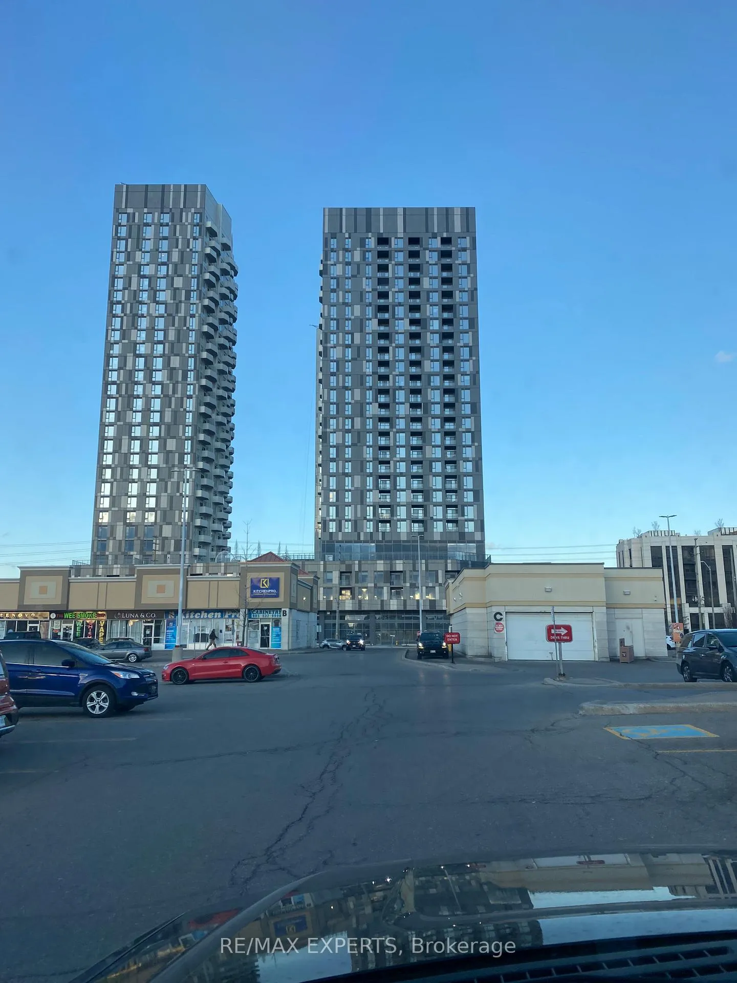 Front of Unit820 - 10 Abeja Street