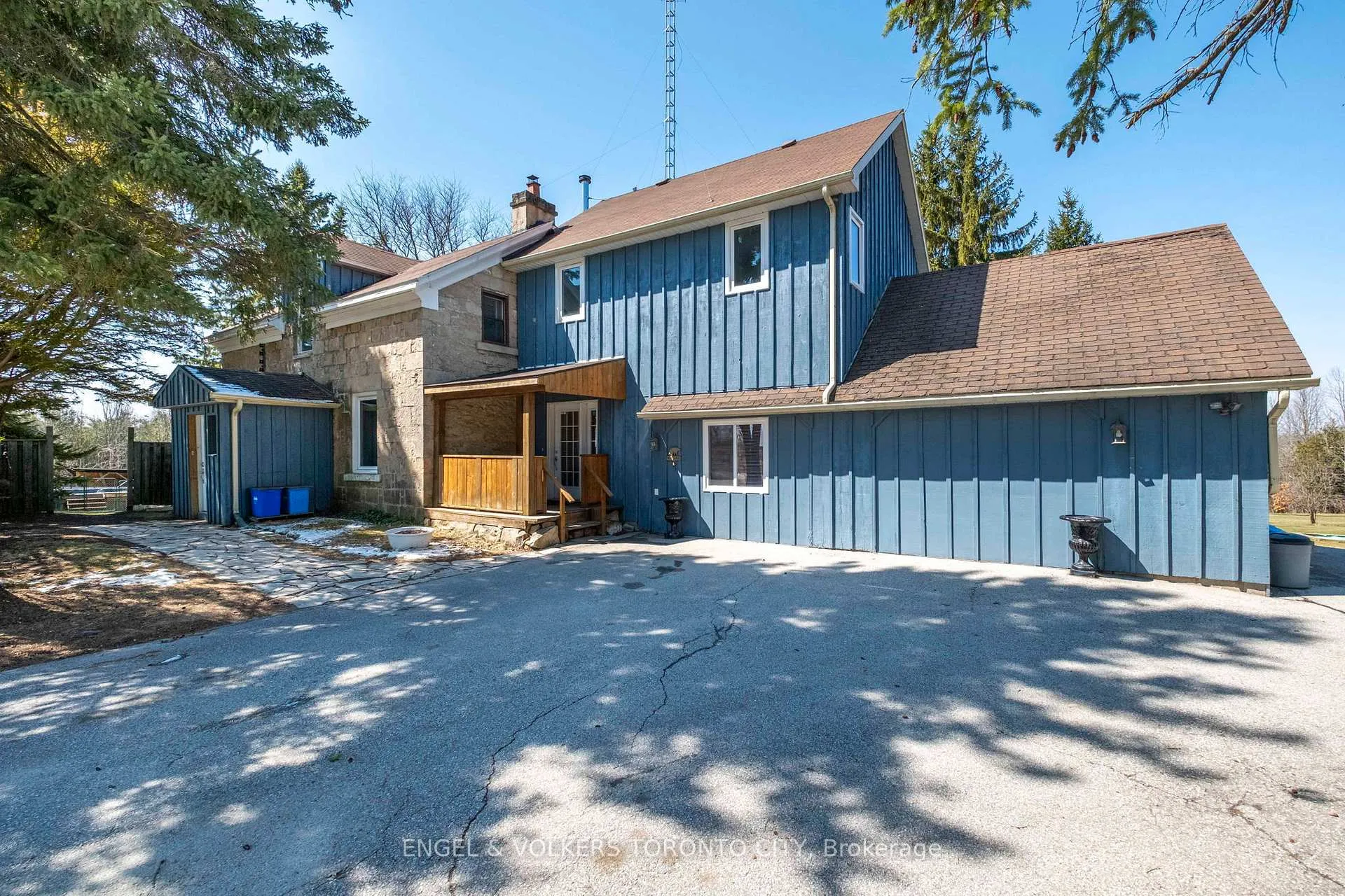 Photo 2 of 9206 Sideroad 17 Road, Erin, Rural Erin — HOMEH