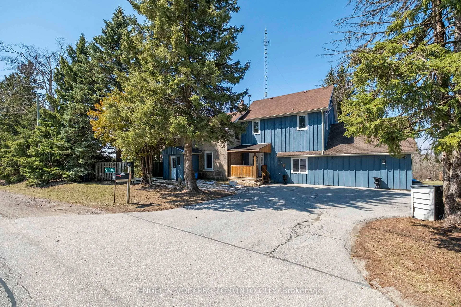 Photo 3 of 9206 Sideroad 17 Road, Erin, Rural Erin — HOMEH