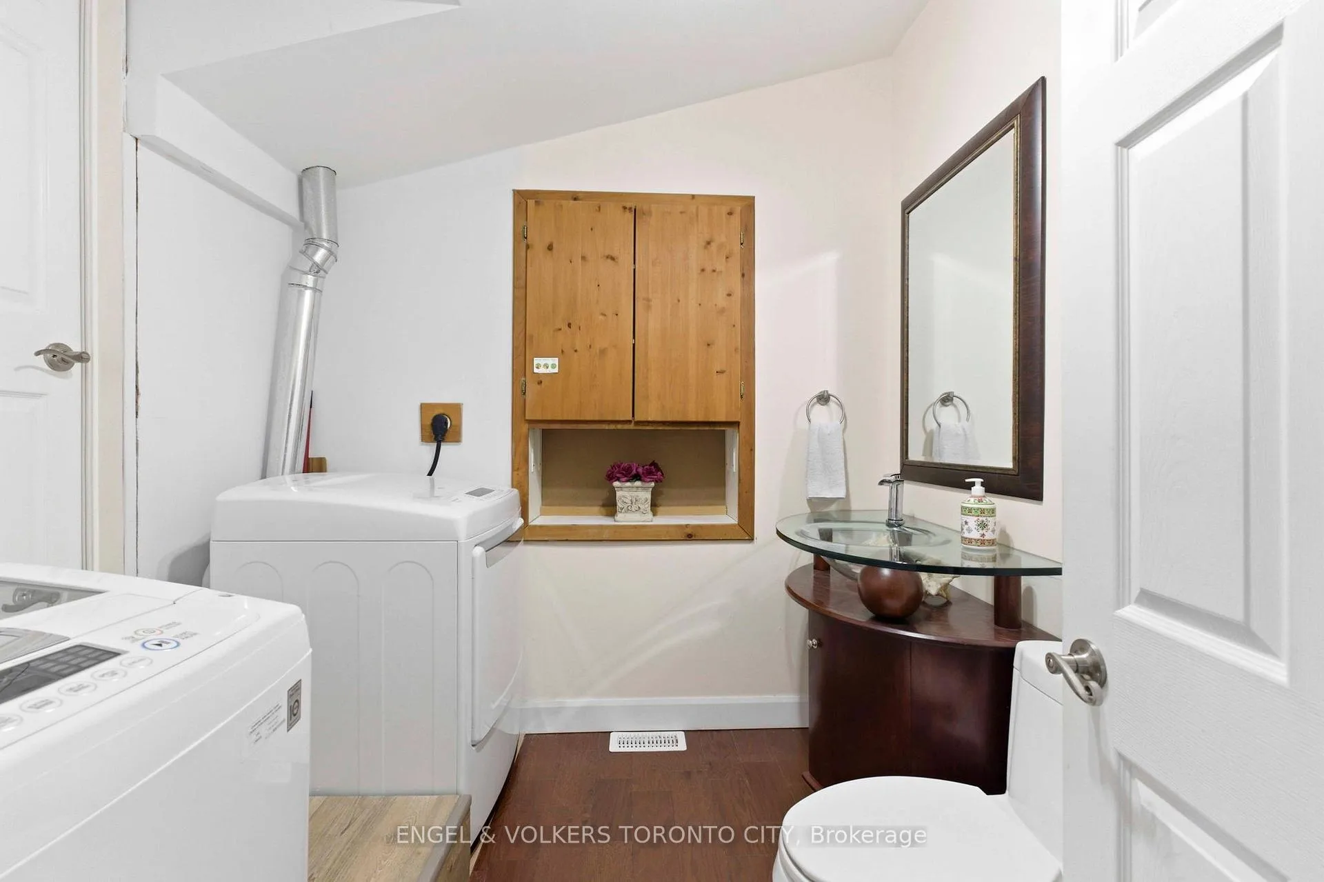 Photo 18 of 9206 Sideroad 17 Road, Erin, Rural Erin — HOMEH