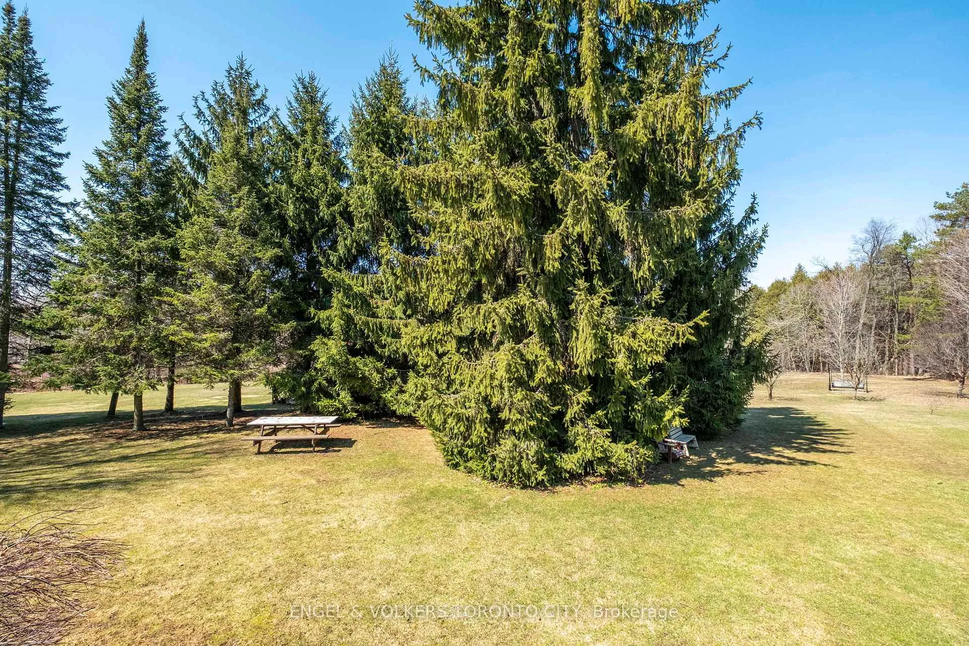 Photo 41 of 9206 Sideroad 17 Road, Erin, Rural Erin — HOMEH