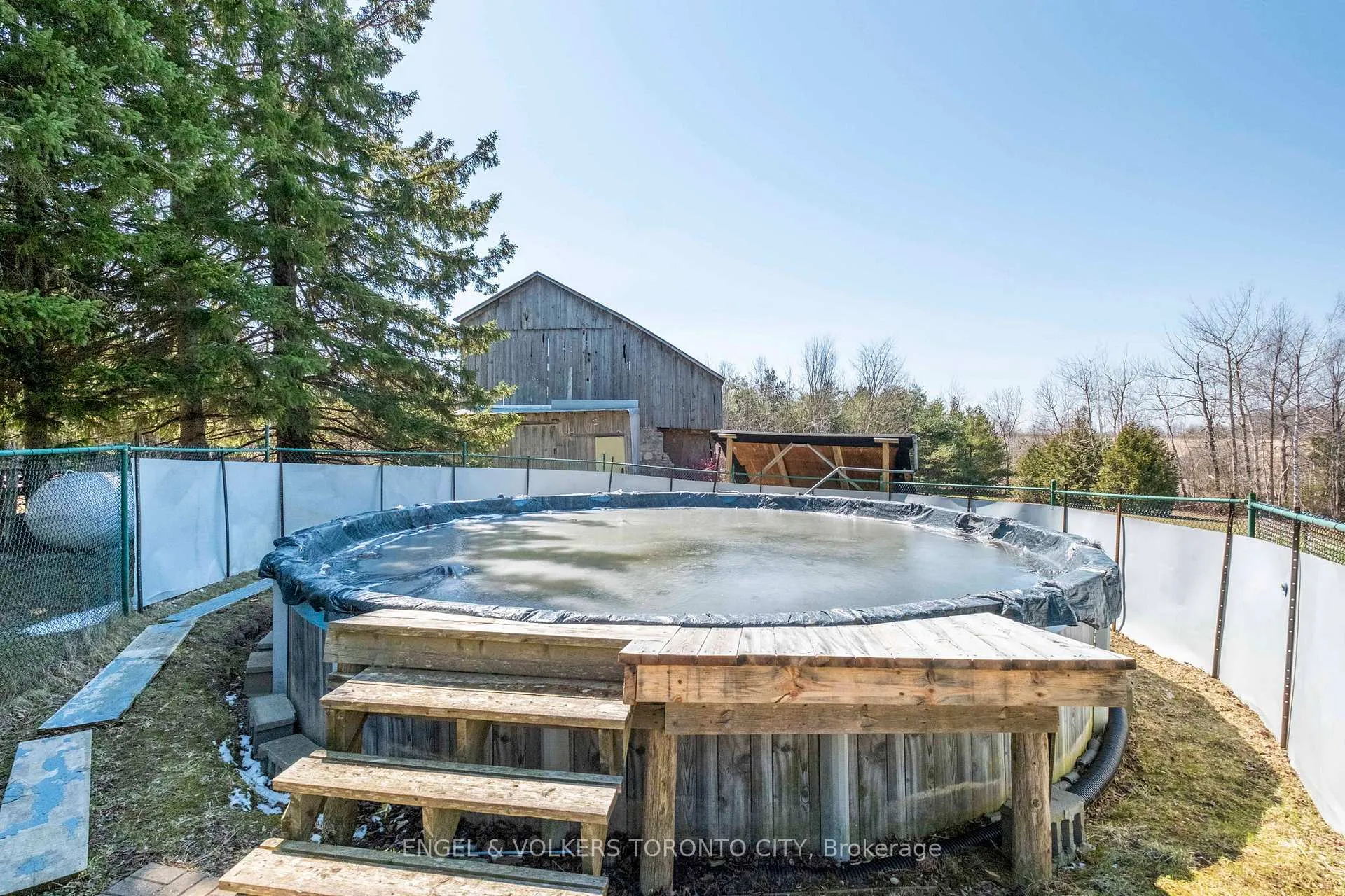 Photo 42 of 9206 Sideroad 17 Road, Erin, Rural Erin — HOMEH