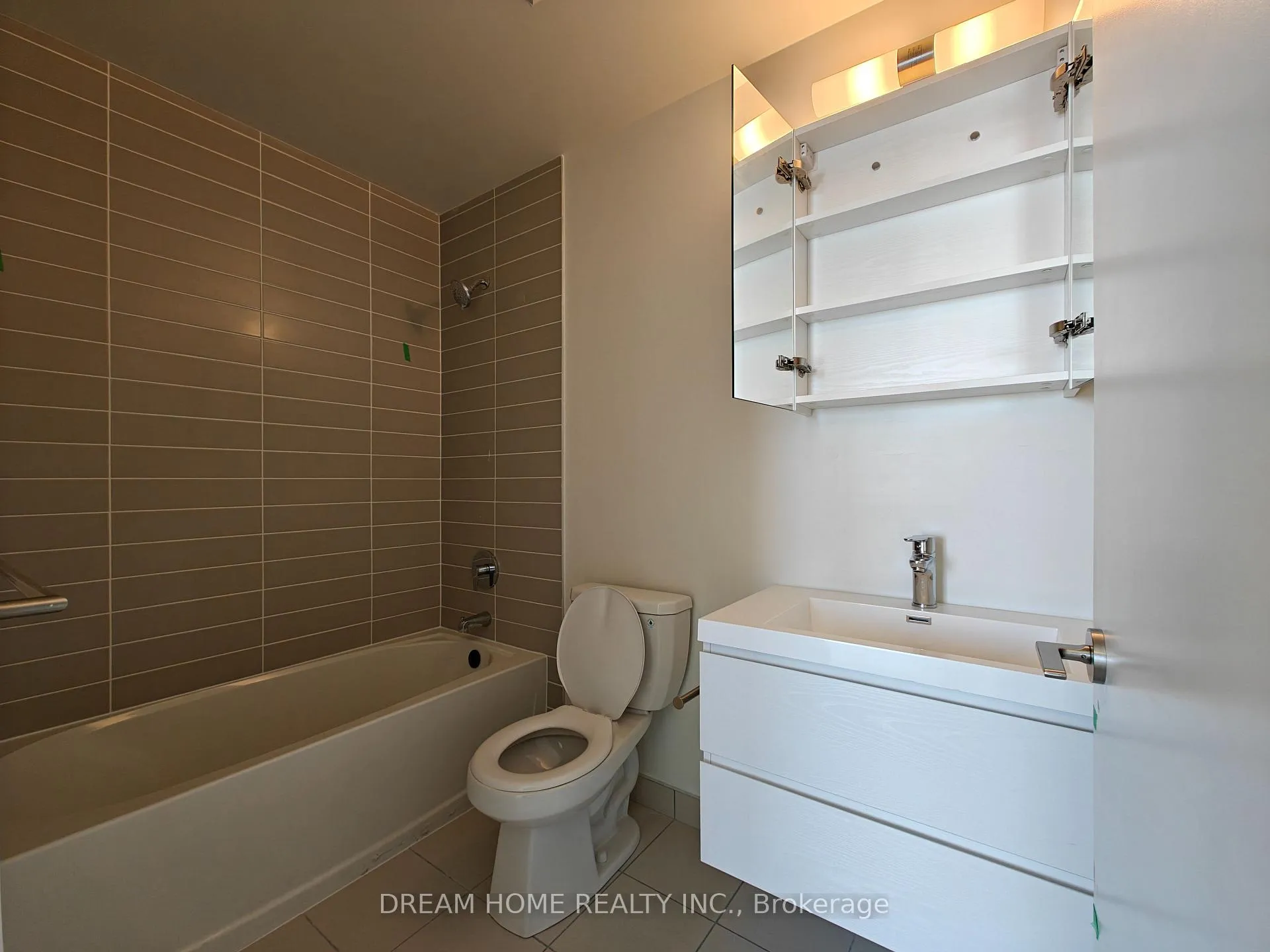 Photo 10 of Unit A1710, 8119 Birchmount Road, Markham, Unionville — HOMEH