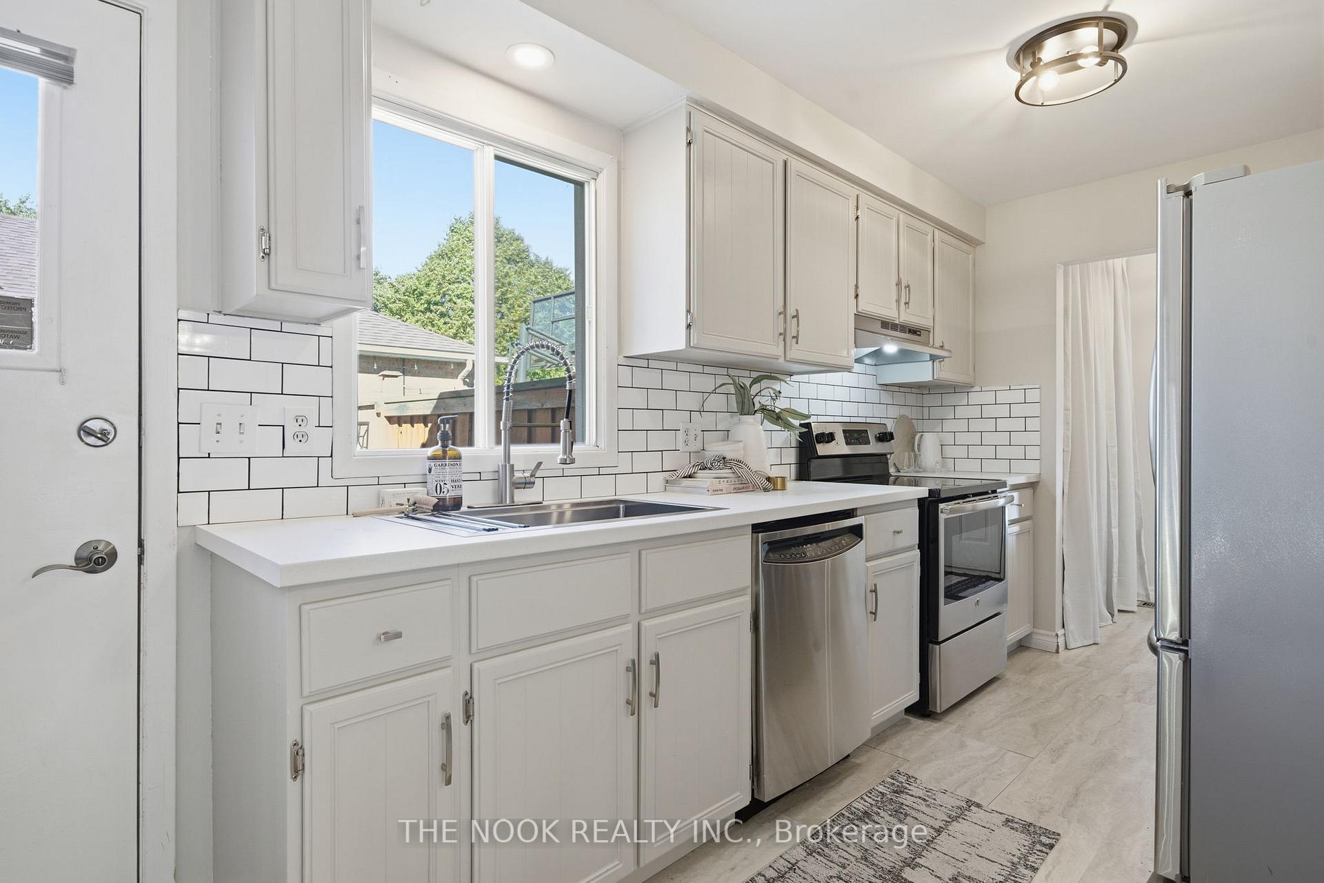 Photo 12 of 90 Centerfield Drive, Clarington, Courtice — HOMEH