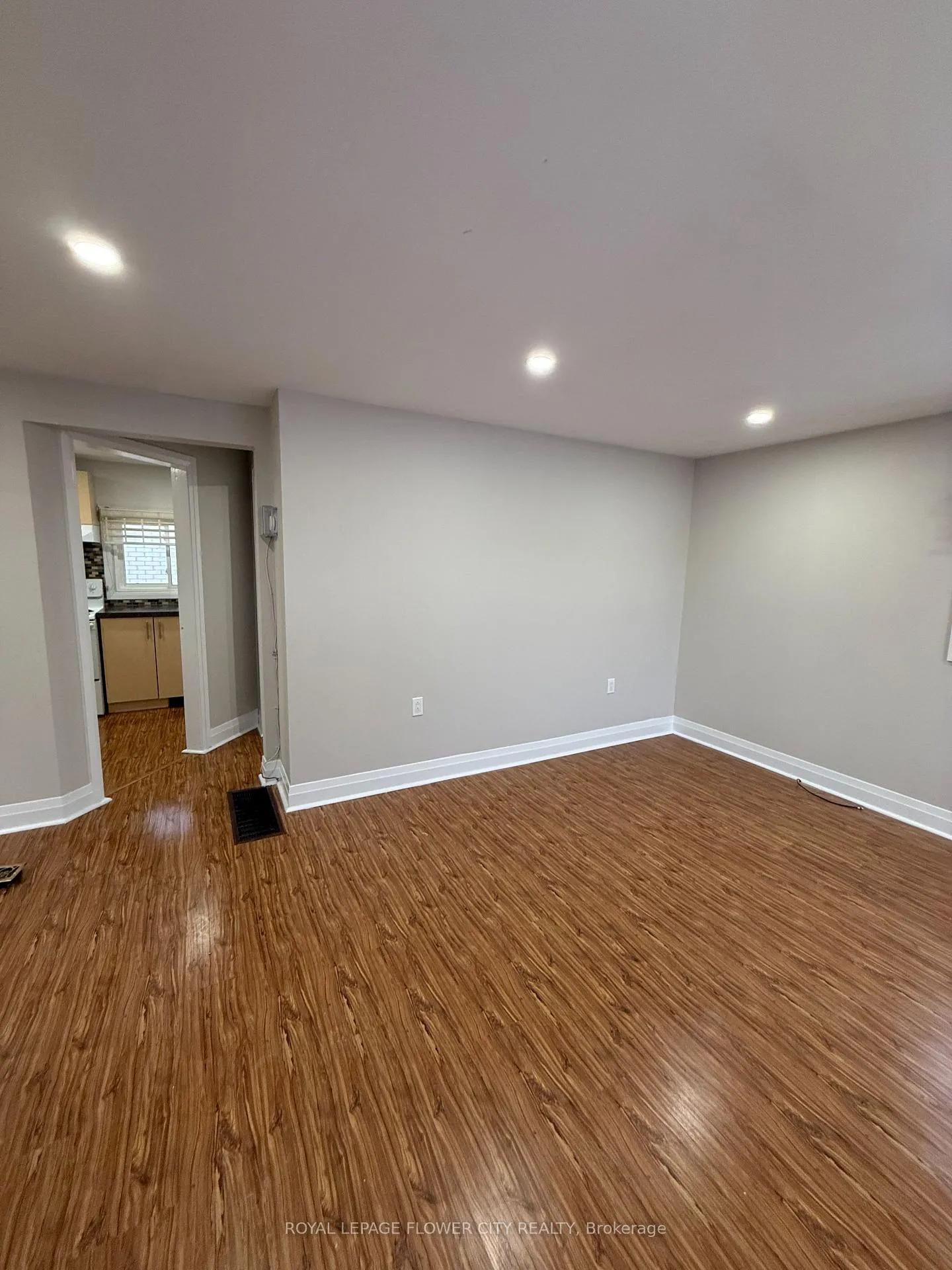 Photo 2 of 80 Willow Street, Caledon, Bolton East — HOMEH