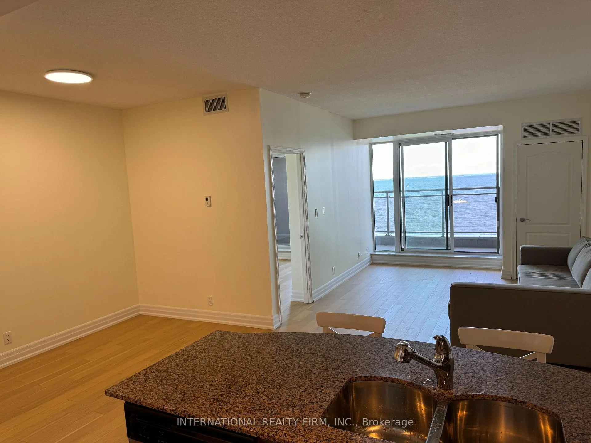 Photo 9 of Unit 504, 699 Aberdeen Boulevard, Midland — HOMEH