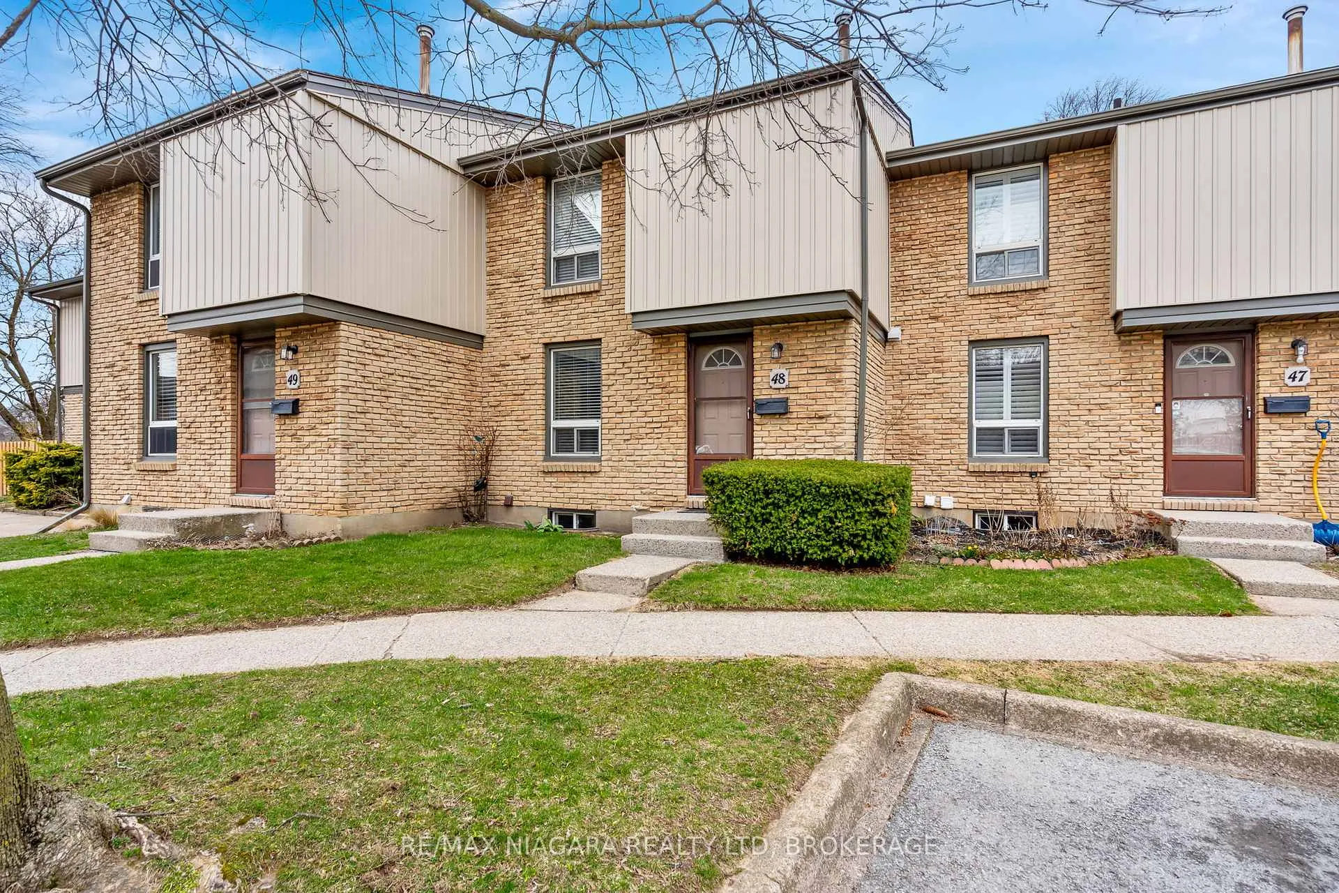 Photo 2 of Unit 48, 302 Vine Street, St. Catharines, Carlton/Bunting — HOMEH