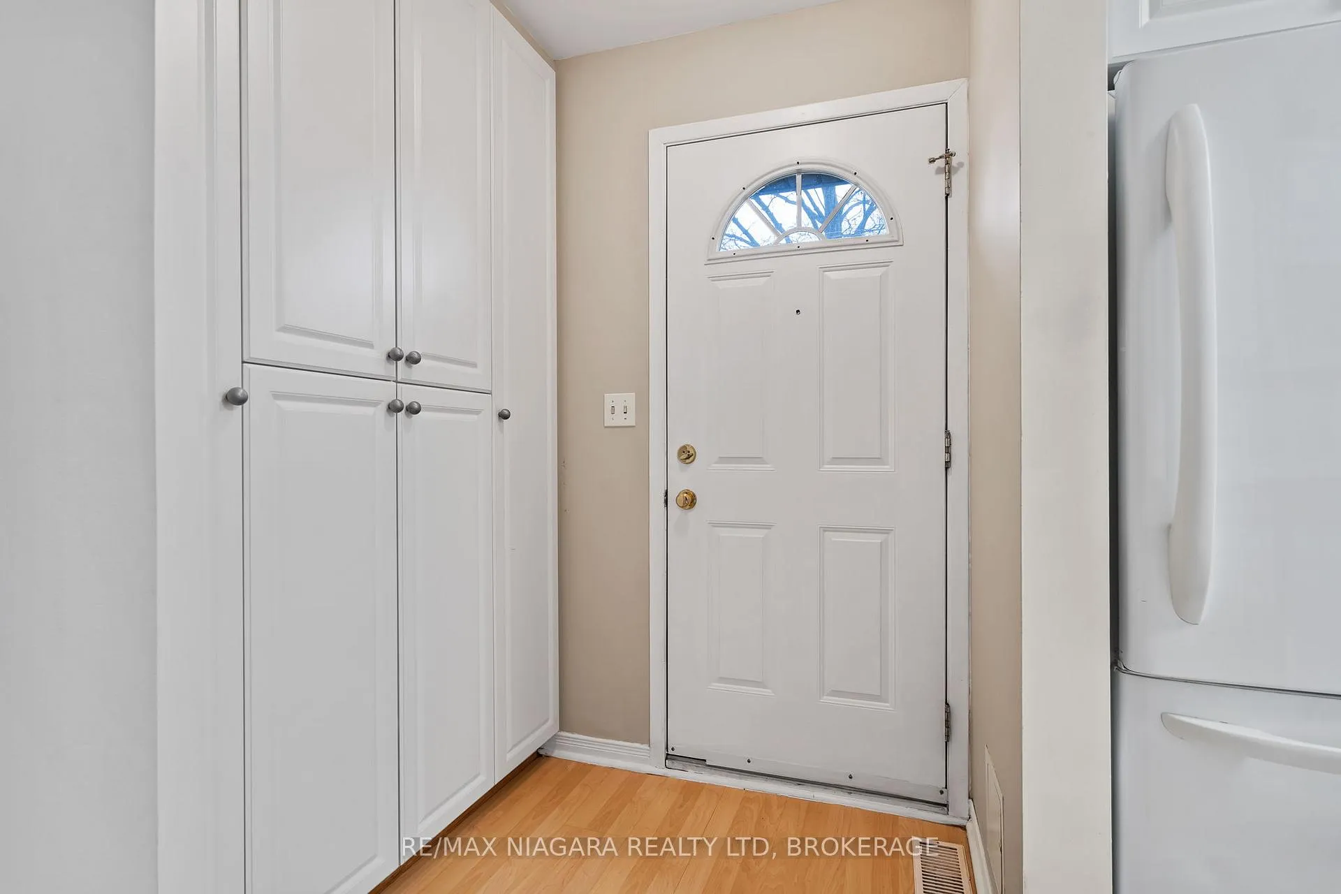 Photo 3 of Unit 48, 302 Vine Street, St. Catharines, Carlton/Bunting — HOMEH