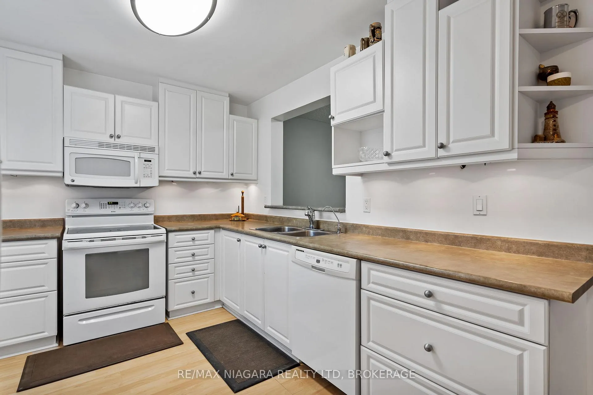 Photo 5 of Unit 48, 302 Vine Street, St. Catharines, Carlton/Bunting — HOMEH