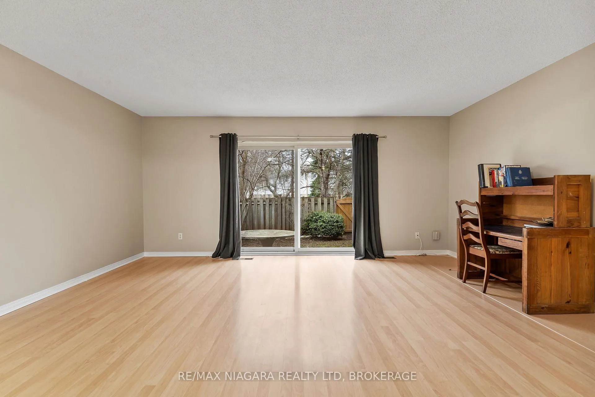 Photo 7 of Unit 48, 302 Vine Street, St. Catharines, Carlton/Bunting — HOMEH