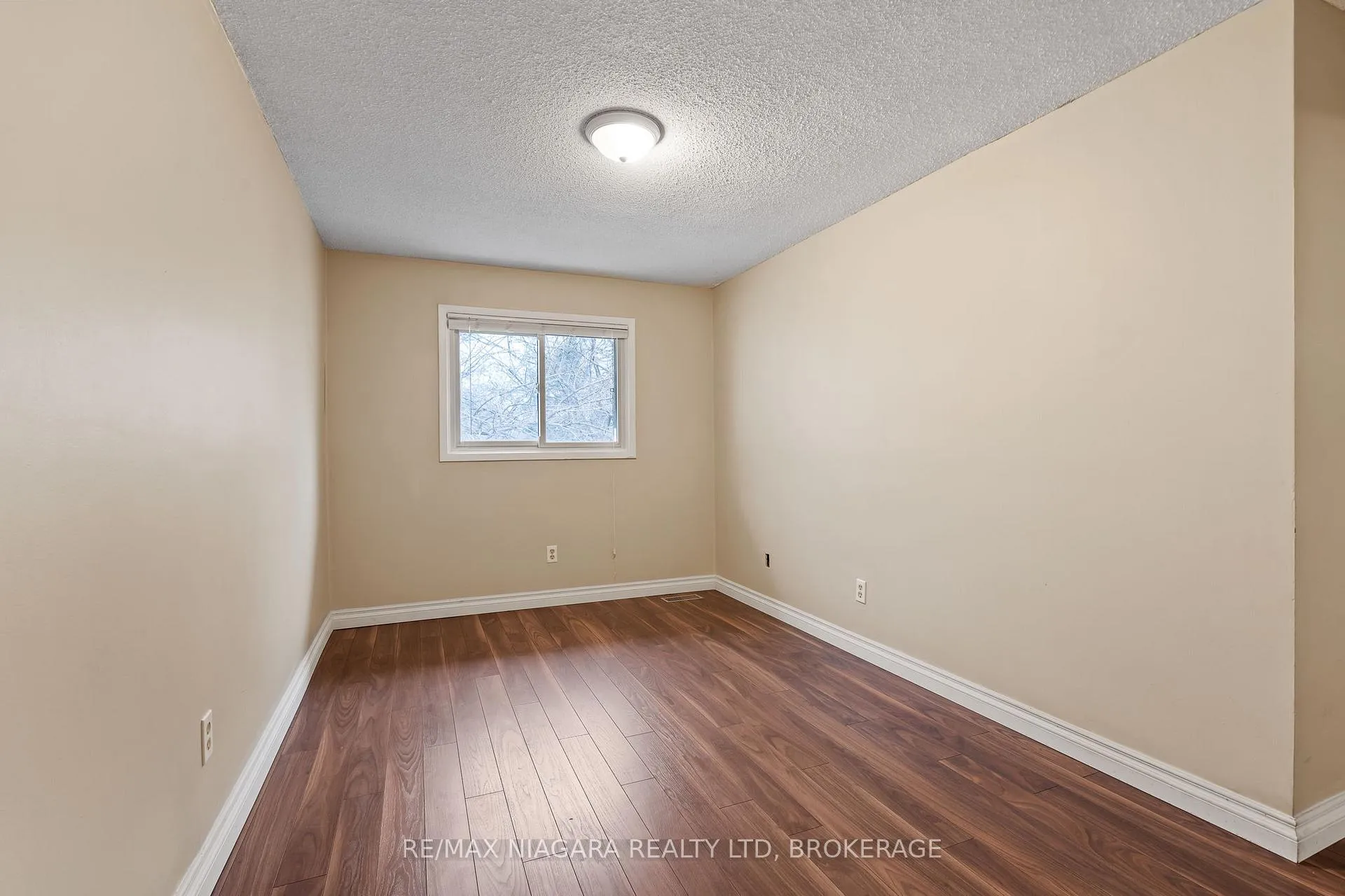 Photo 15 of Unit 48, 302 Vine Street, St. Catharines, Carlton/Bunting — HOMEH