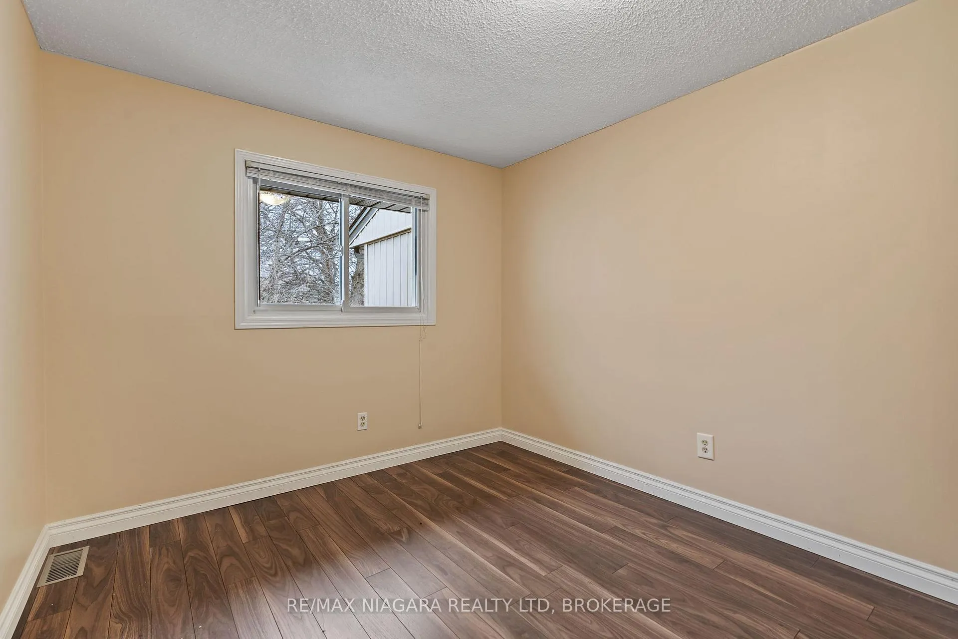 Photo 16 of Unit 48, 302 Vine Street, St. Catharines, Carlton/Bunting — HOMEH