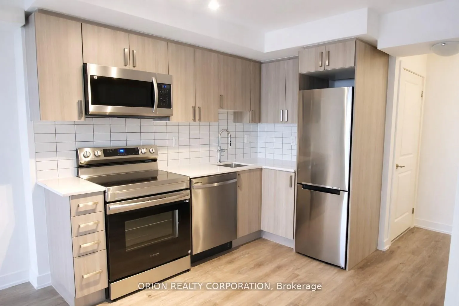 Photo 5 of Unit 612, 1010 Sandy Beach Road, Pickering, Bay Ridges — HOMEH