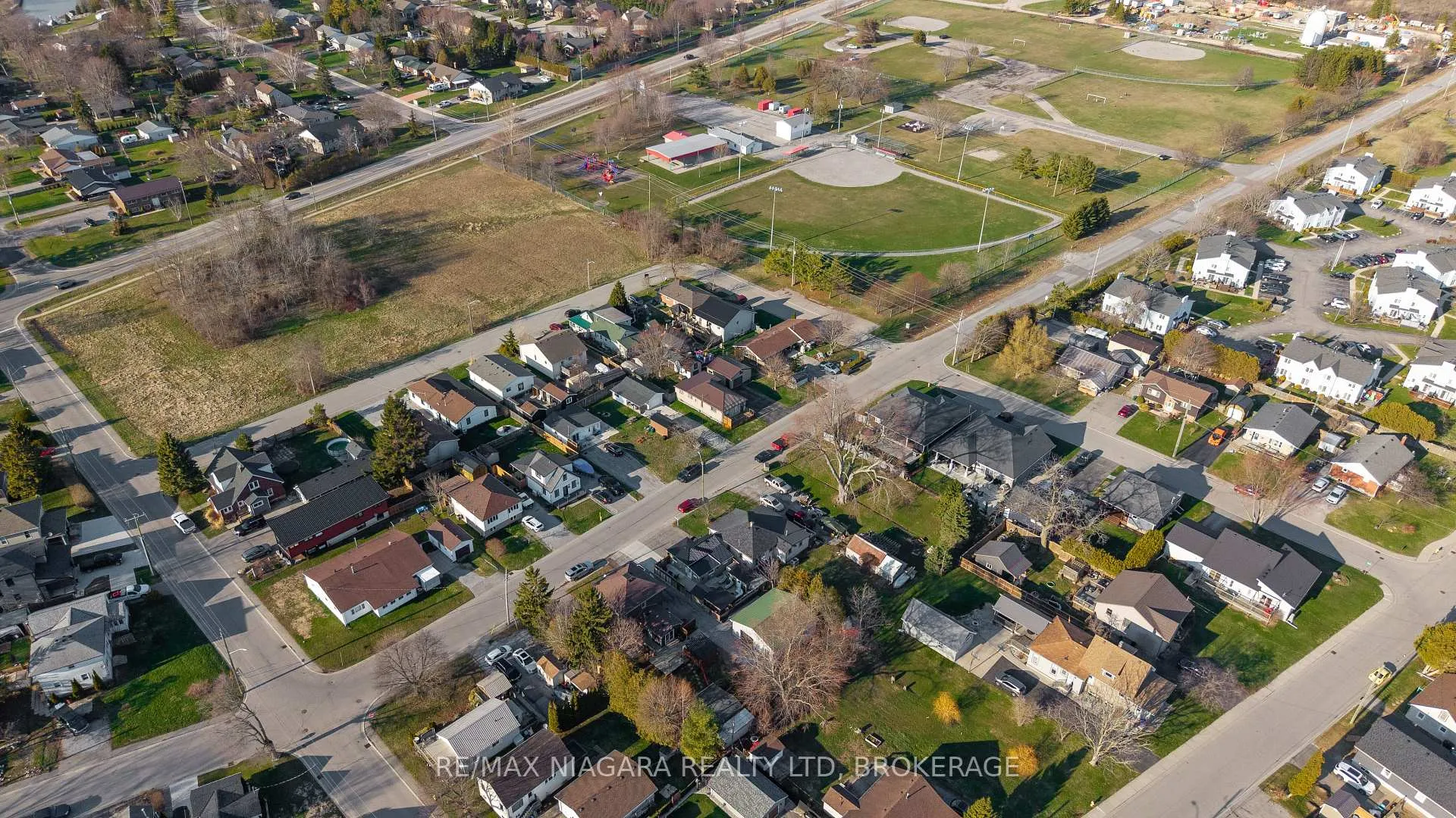 Photo 31 of 34 Pansy Avenue, Norfolk, Port Dover — HOMEH