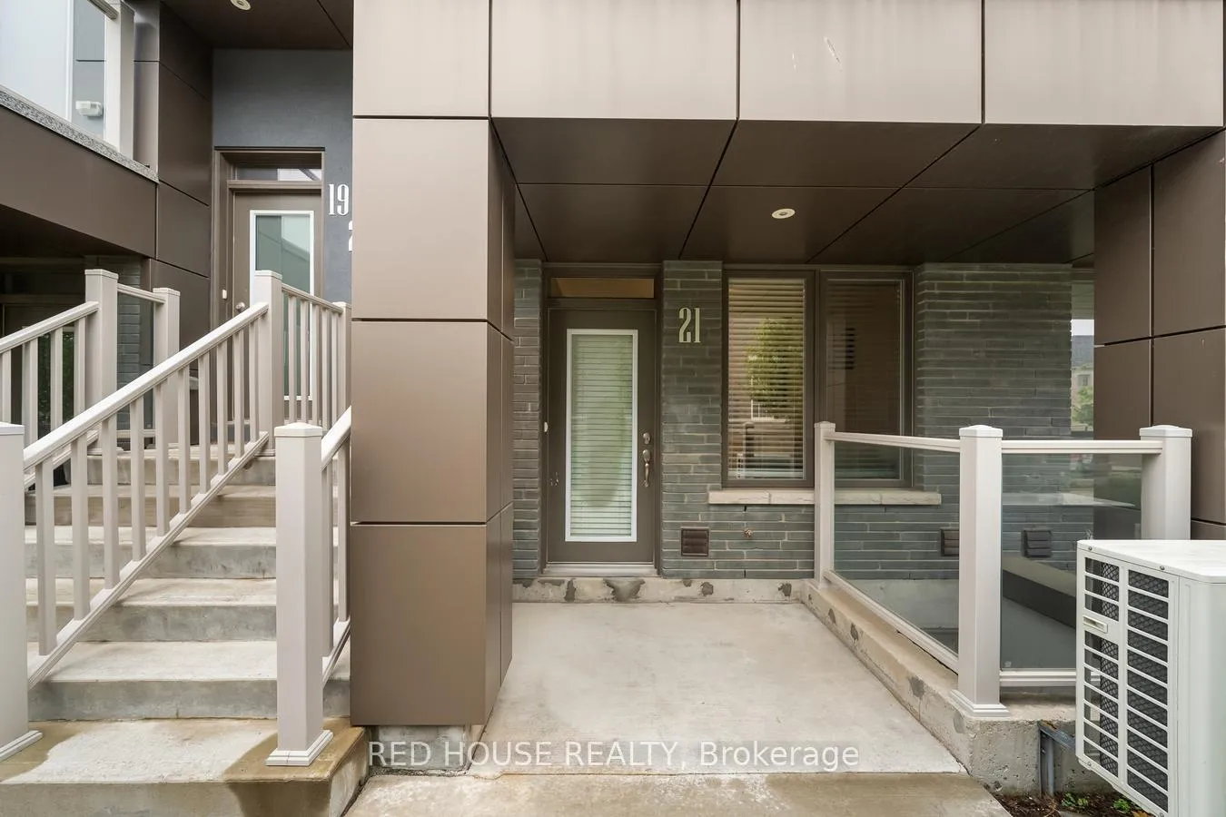 Photo 2 of Unit 21, 261 Skinner Road, Hamilton, Waterdown — HOMEH