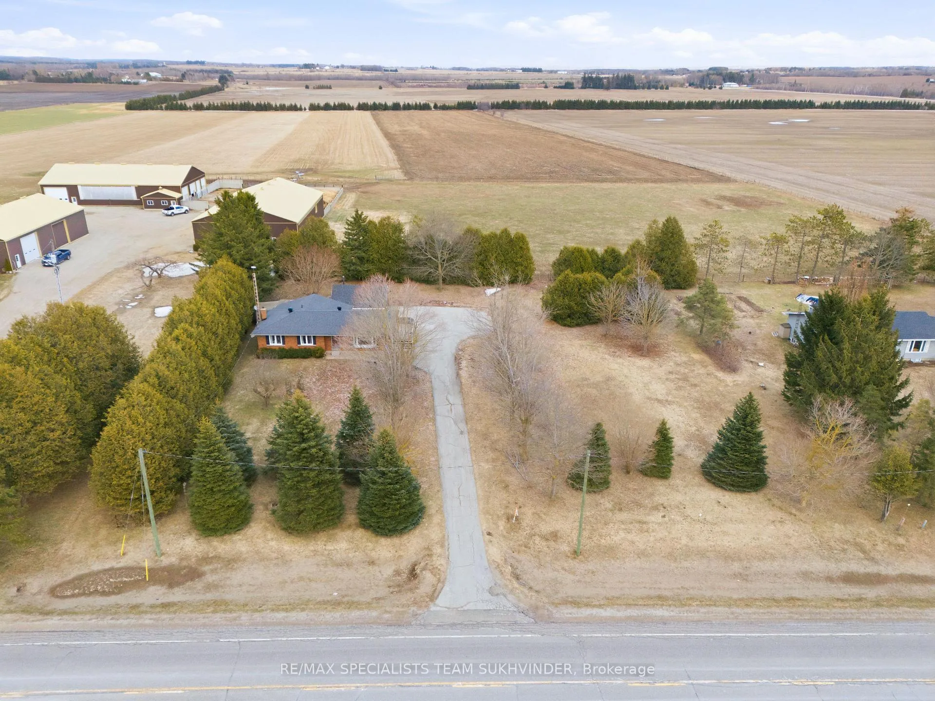 Photo 1 of 394073 County Road 12, Amaranth, Rural Amaranth — HOMEH