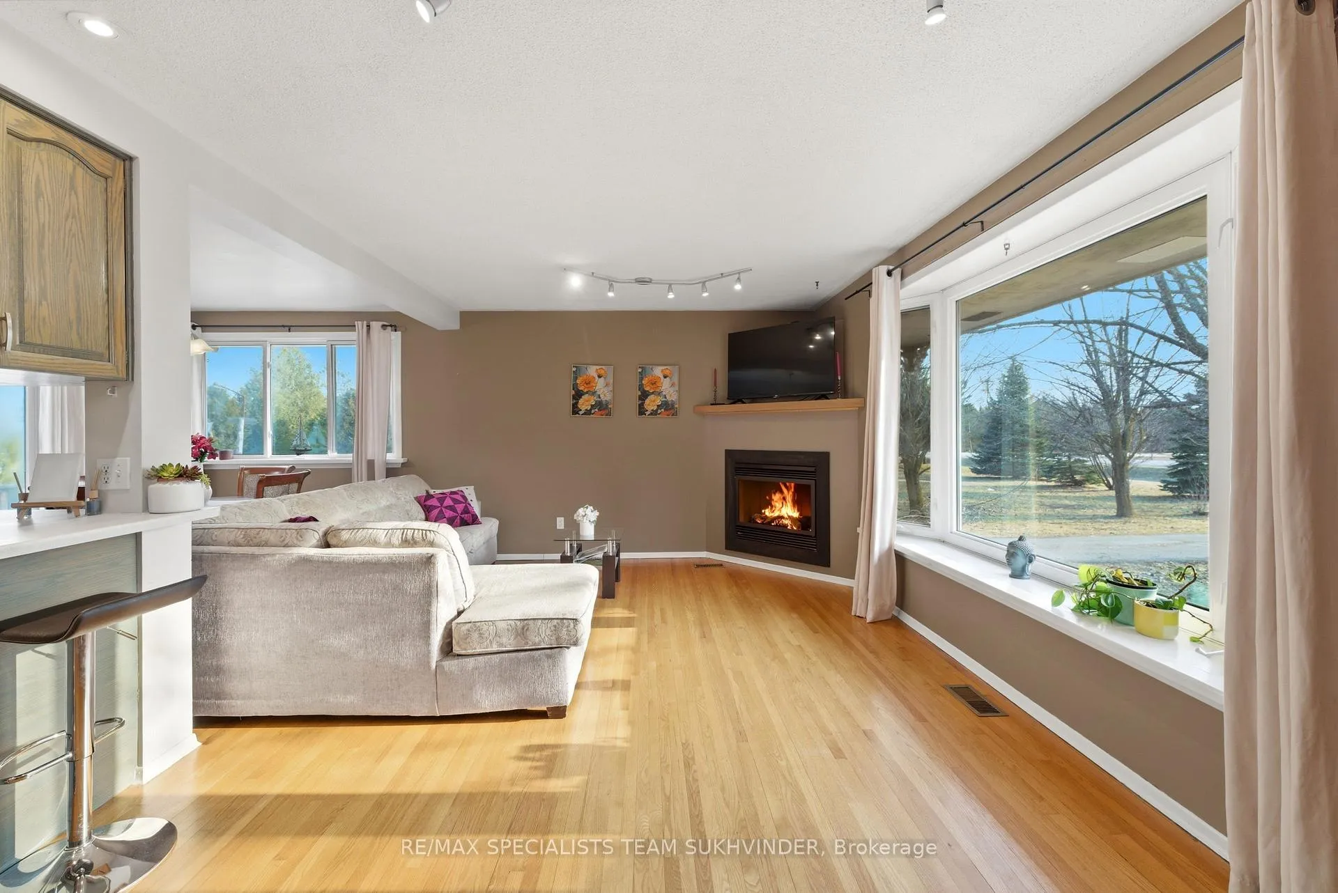 Photo 10 of 394073 County Road 12, Amaranth, Rural Amaranth — HOMEH