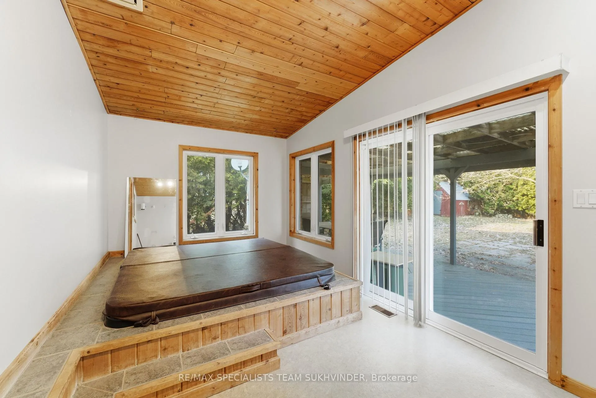 Photo 19 of 394073 County Road 12, Amaranth, Rural Amaranth — HOMEH