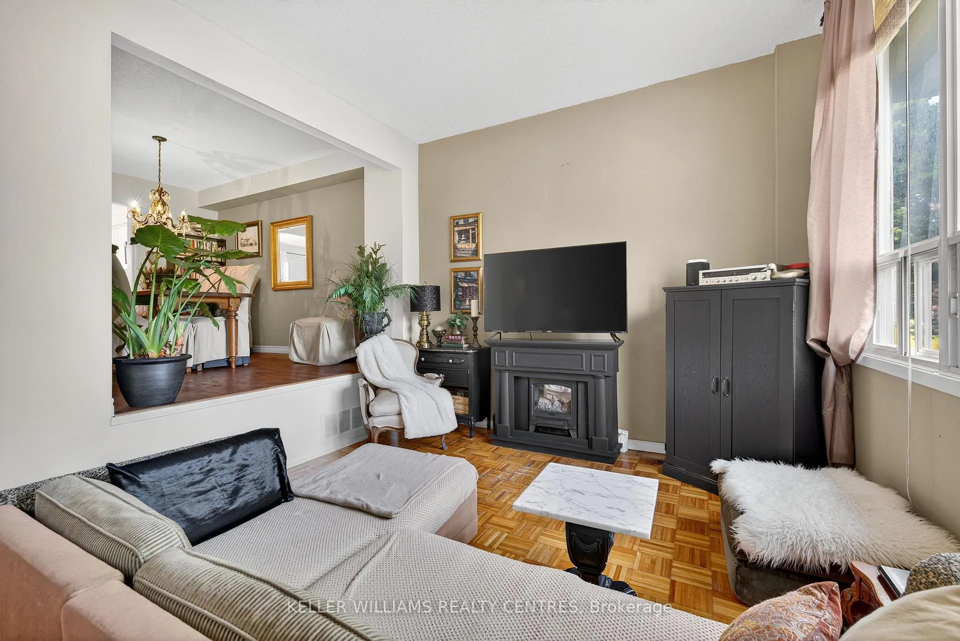 Photo 10 of 80 Poplar Crescent, Aurora, Aurora Highlands — HOMEH
