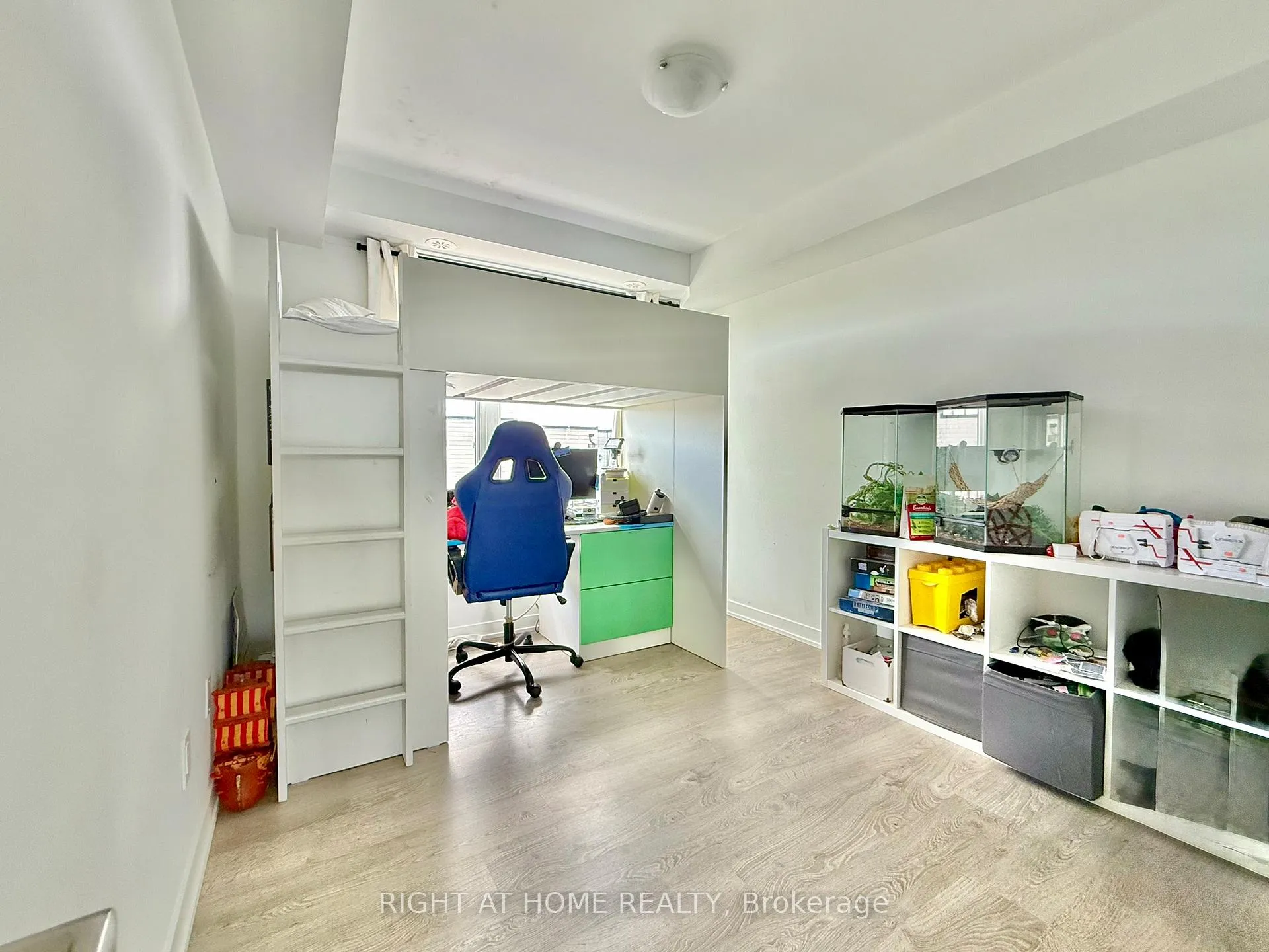 Photo 11 of Unit 14, 88 Turtle Island Road, Toronto, Englemount-Lawrence — HOMEH