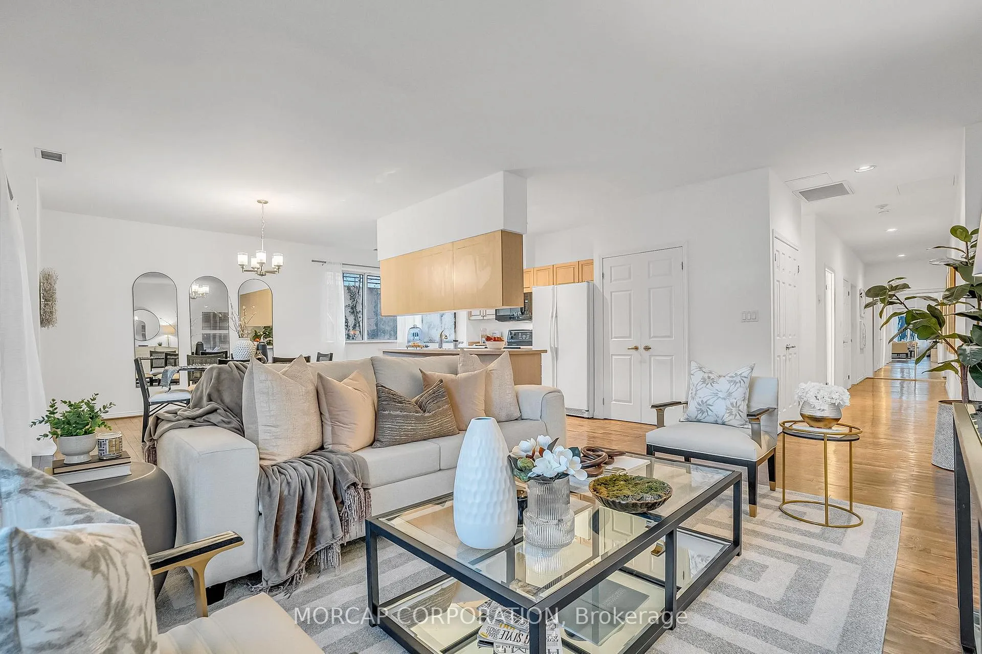 Front of Unit 109, 600 Eglinton Avenue E