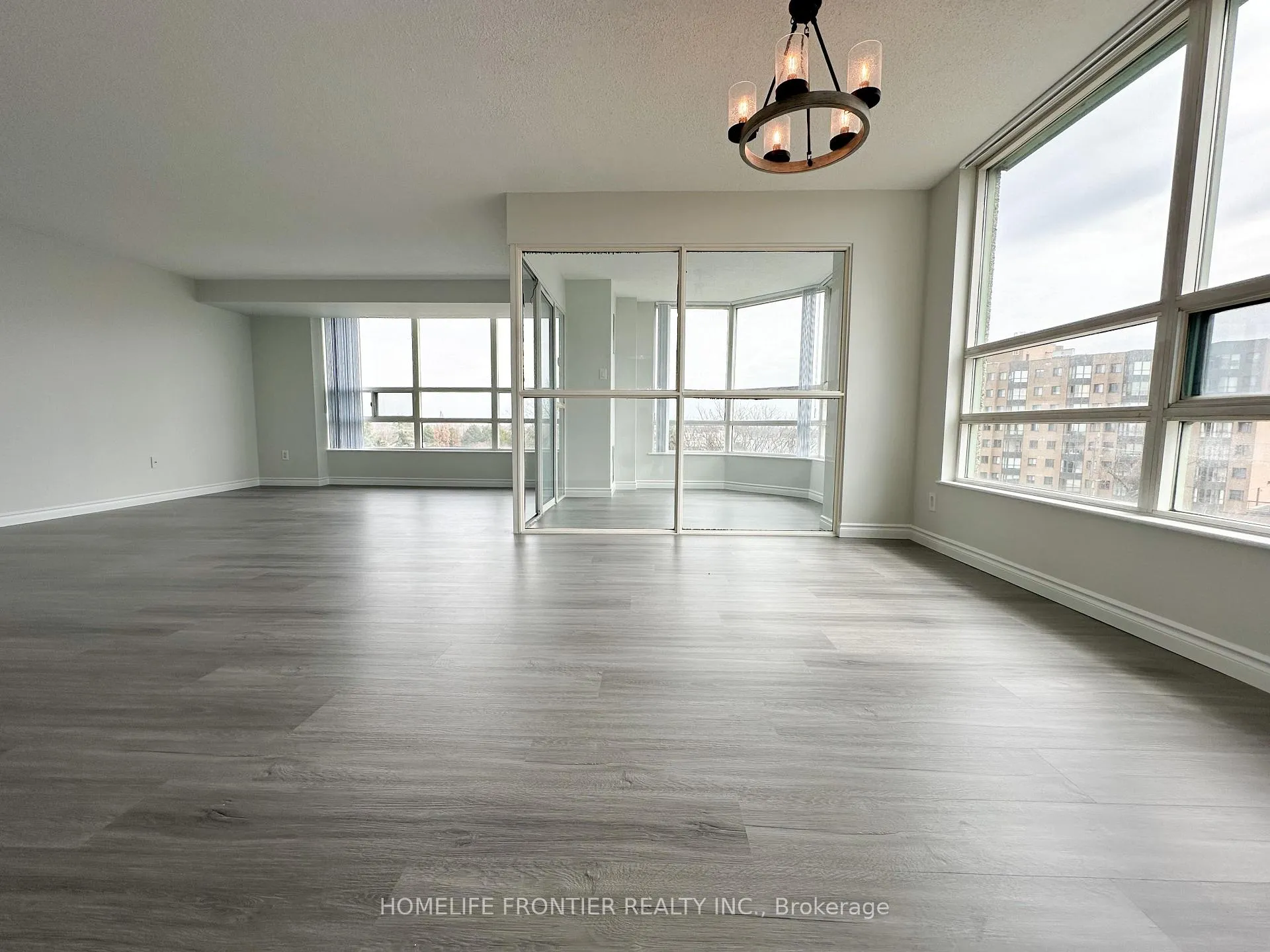 Photo 2 of Unit 504, 7825 Bayview Avenue, Markham, Aileen-Willowbrook — HOMEH