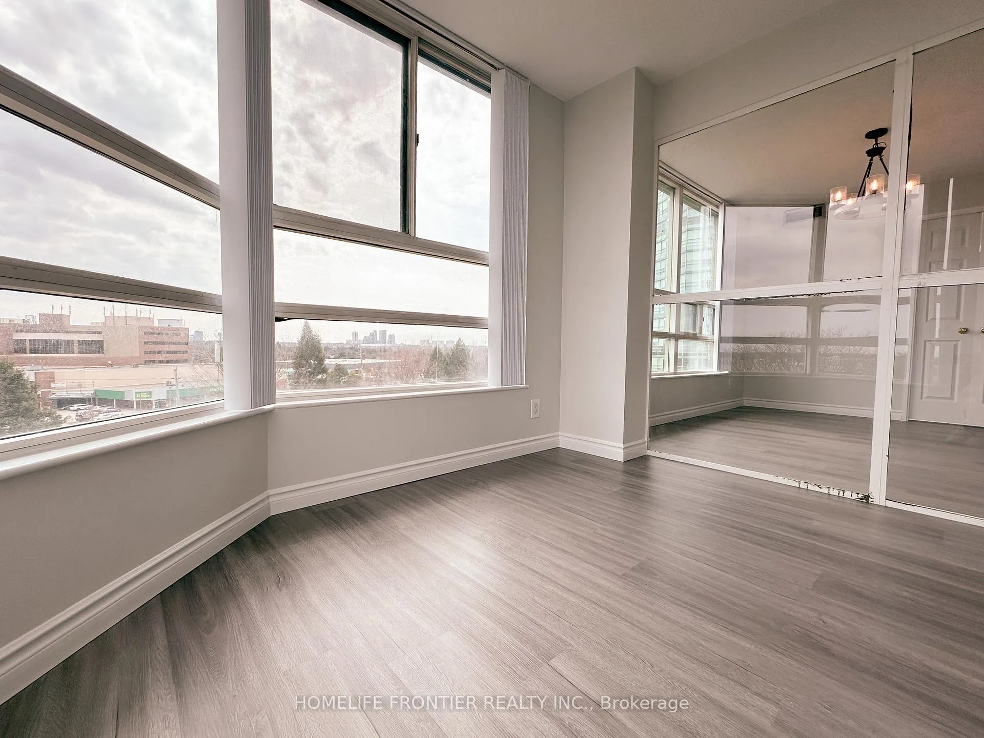 Photo 6 of Unit 504, 7825 Bayview Avenue, Markham, Aileen-Willowbrook — HOMEH