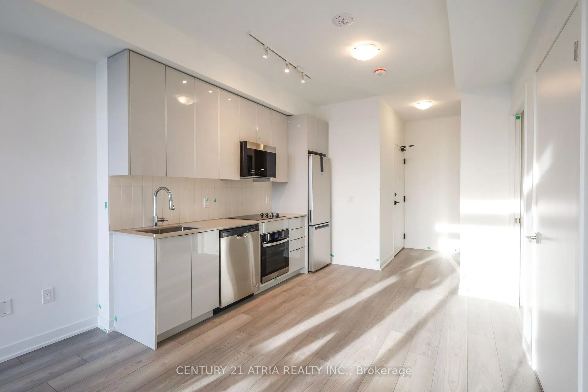Front of Unit 1612, 10 Abeja Street