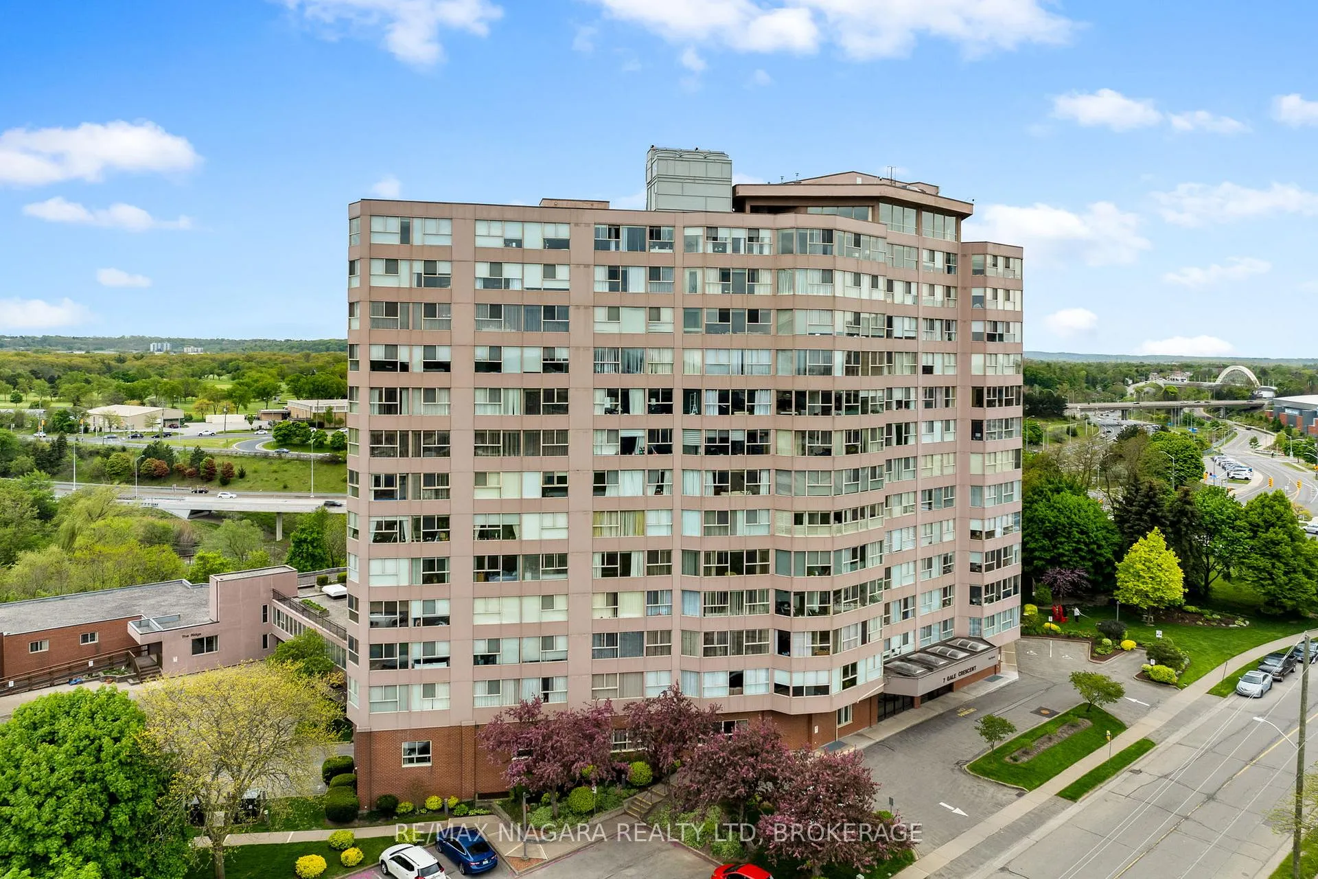 Photo 44 of Unit B5, 7 Gale Crescent, St. Catharines, Old Glenridge — HOMEH